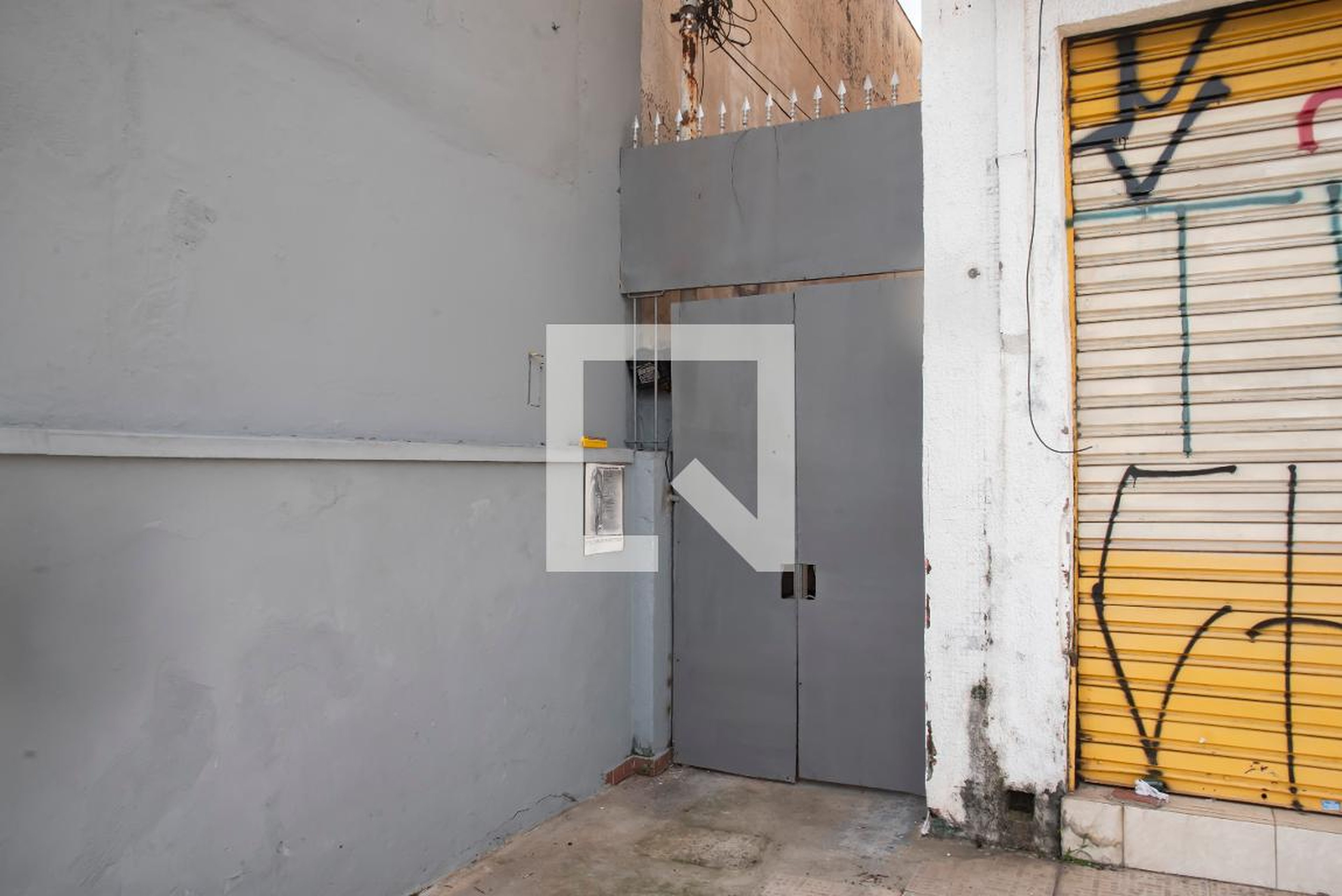 Fachada Condomínio em Avenida Ceci, 1607