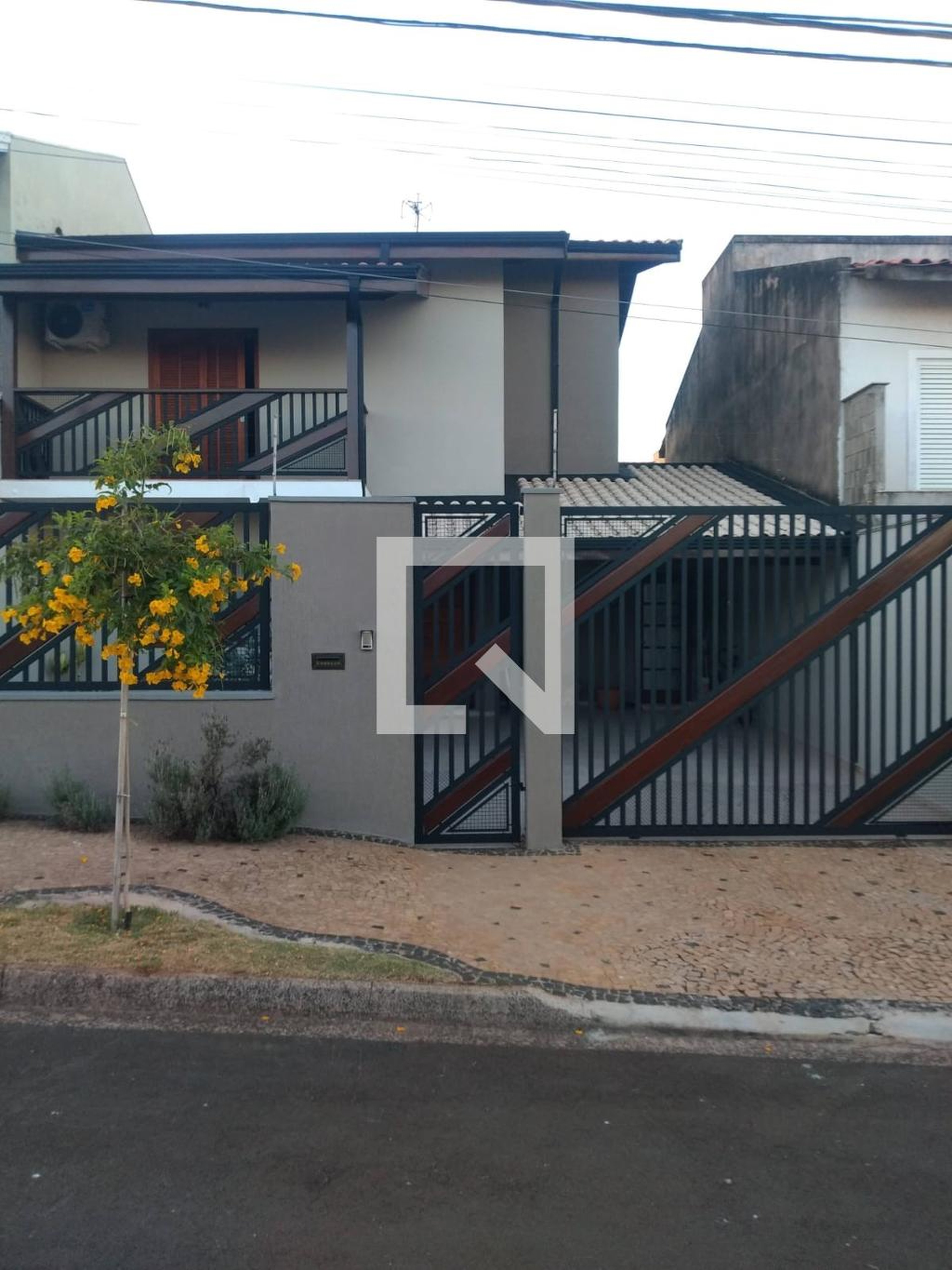 Fachada Condomínio em Rua Doutor Jorge Antônio José, 80