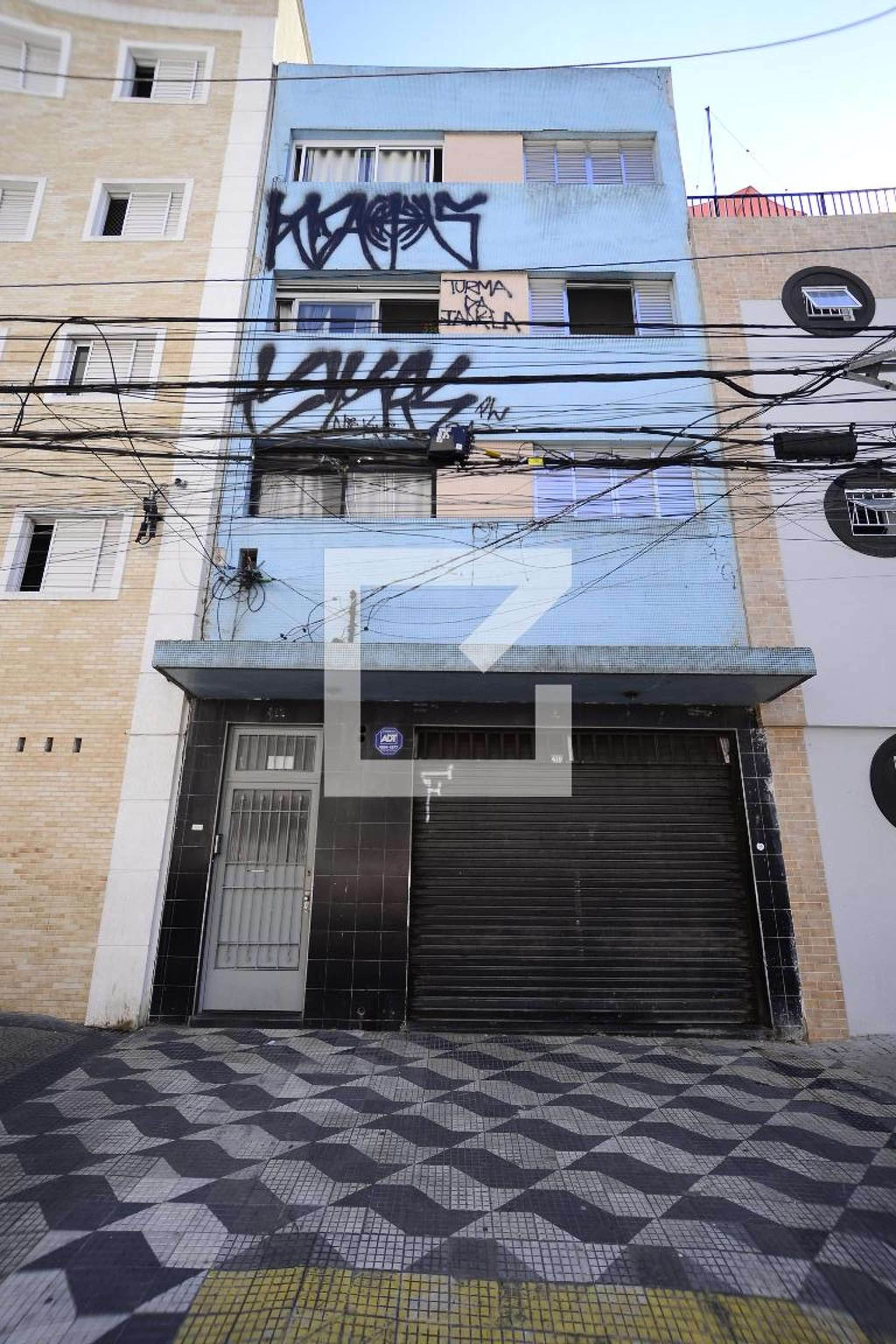 Fachada Condomínio em Rua Teixeira Leite, 412