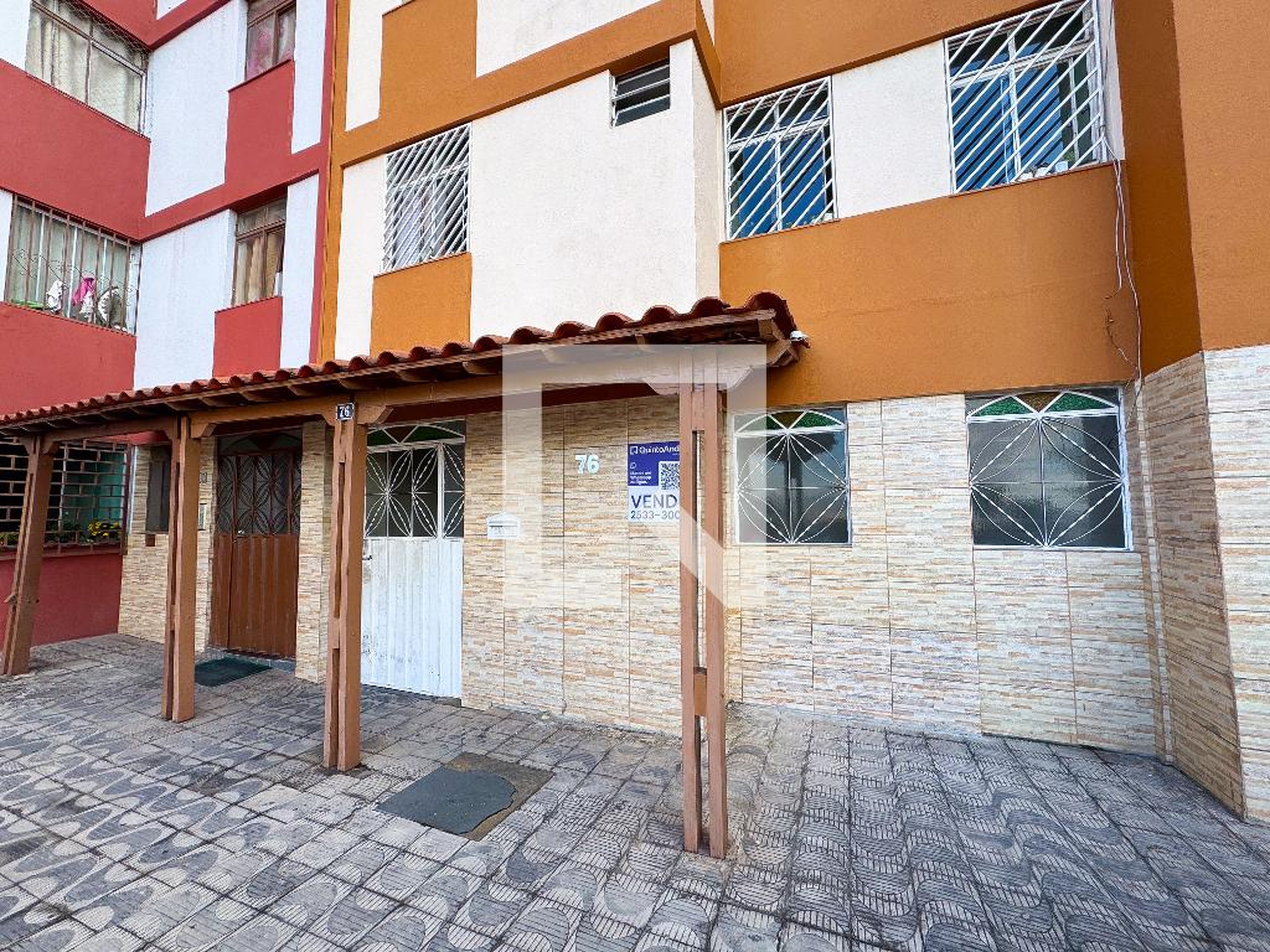 Fachada Condomínio em Rua Ii, 76