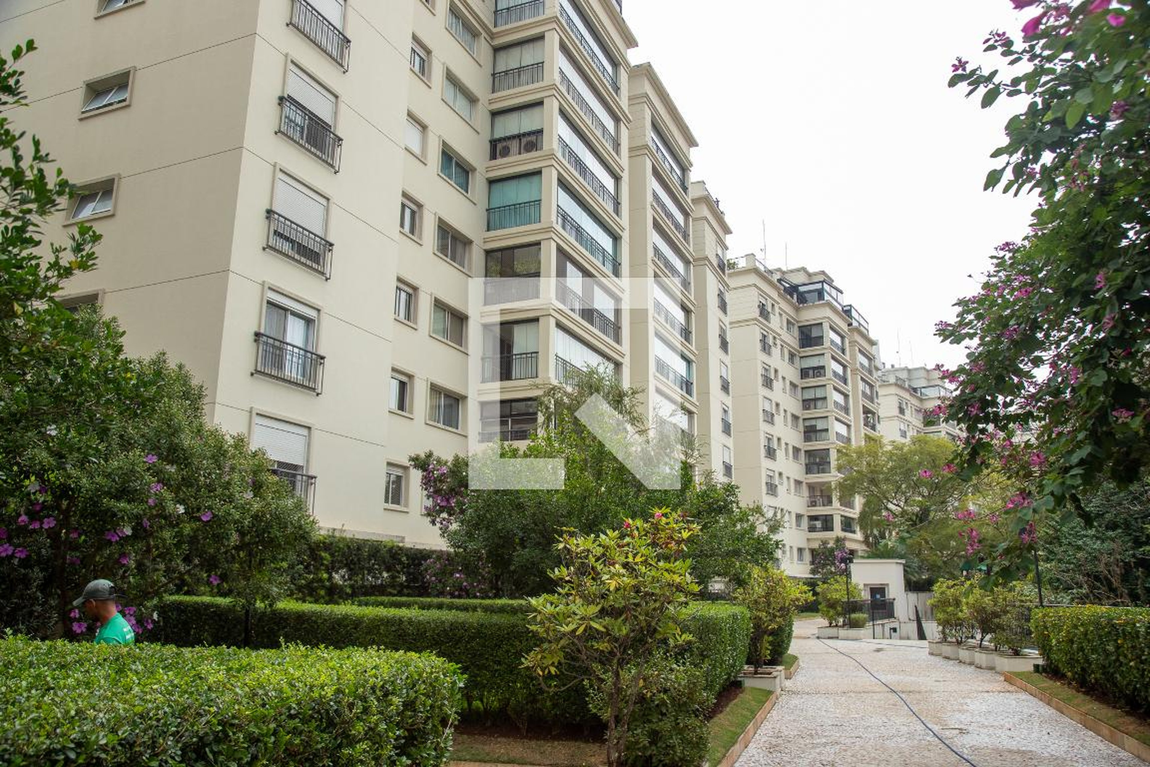 Fachada Condomínio em Rua Décio Pacheco da Silveira, 100