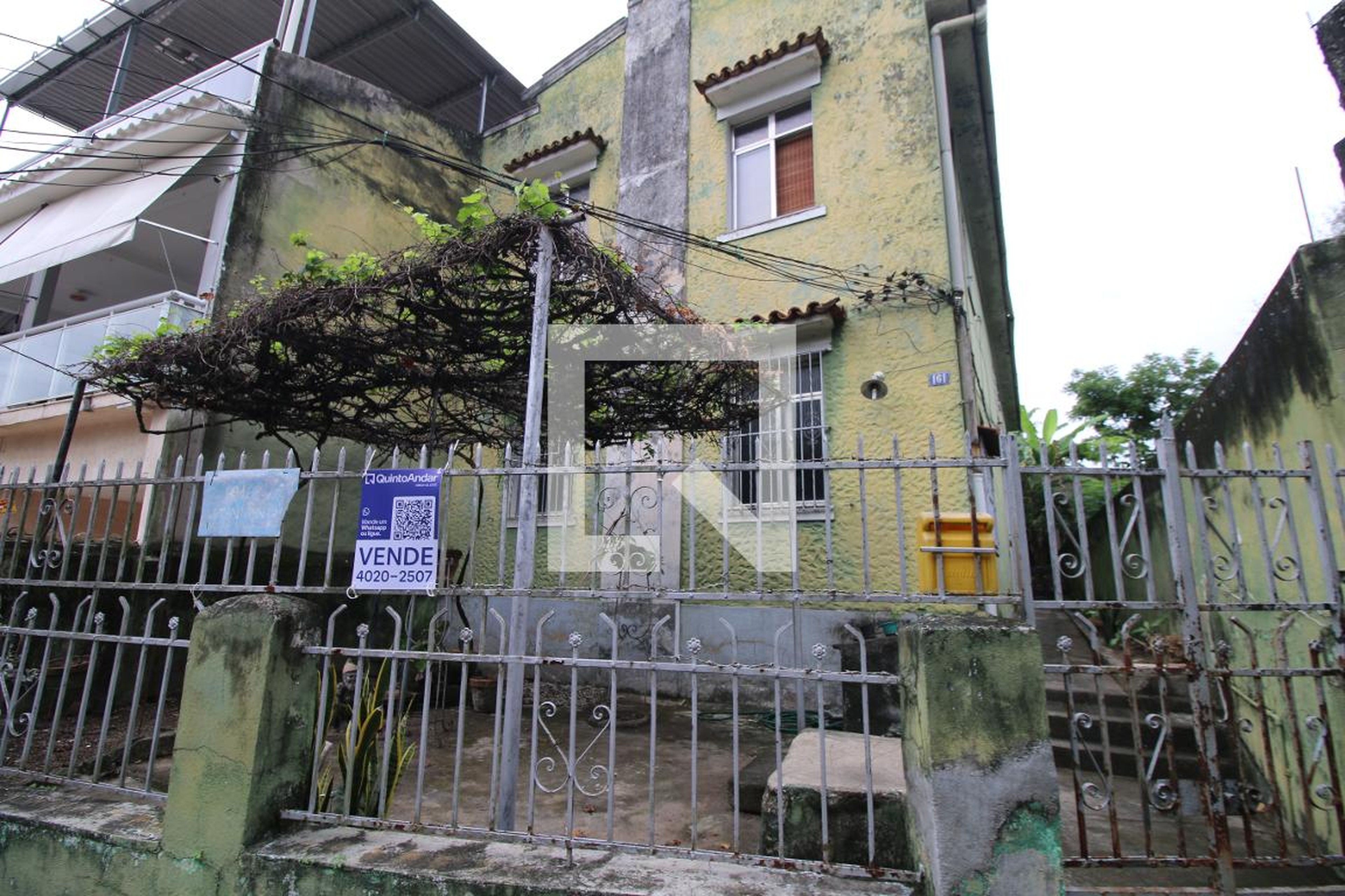 Fachada do Prédio Condomínio em Rua Itanhandu, 161