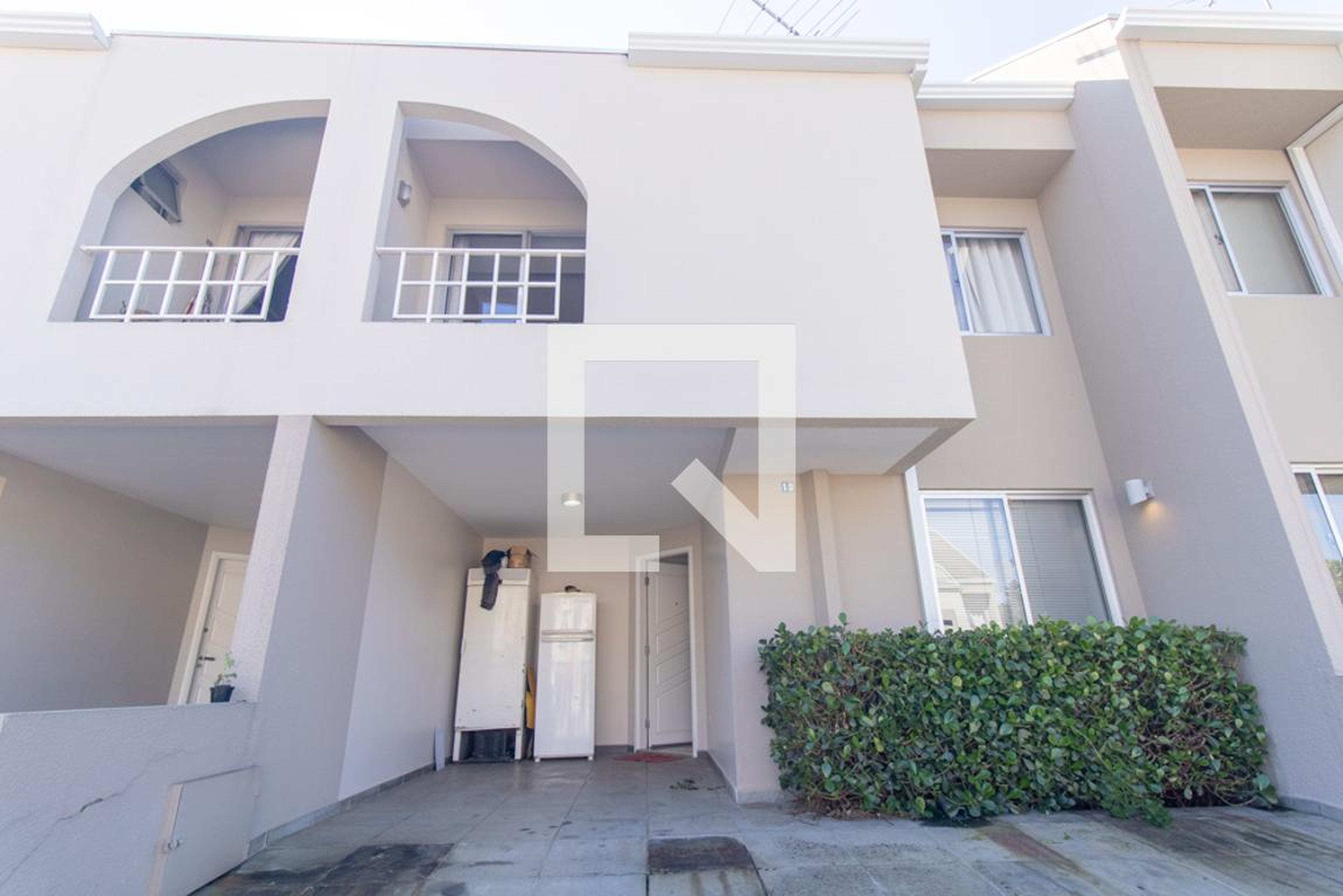 Fachada do Prédio Condomínio em Rua Rogério Pereira de Camargo, 258