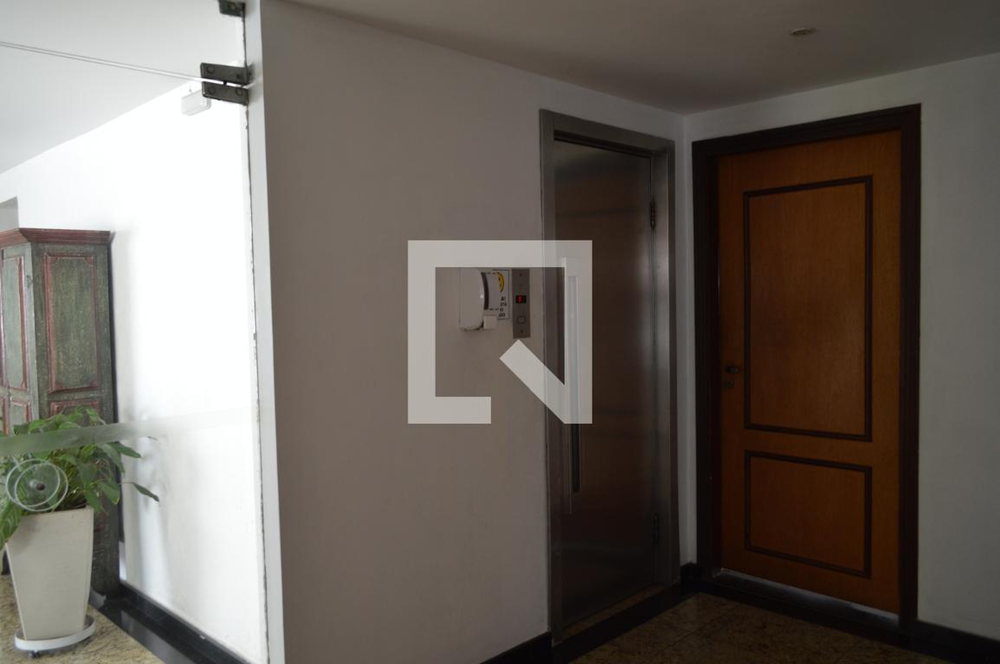 Elevador - Rachid Jose Bussab