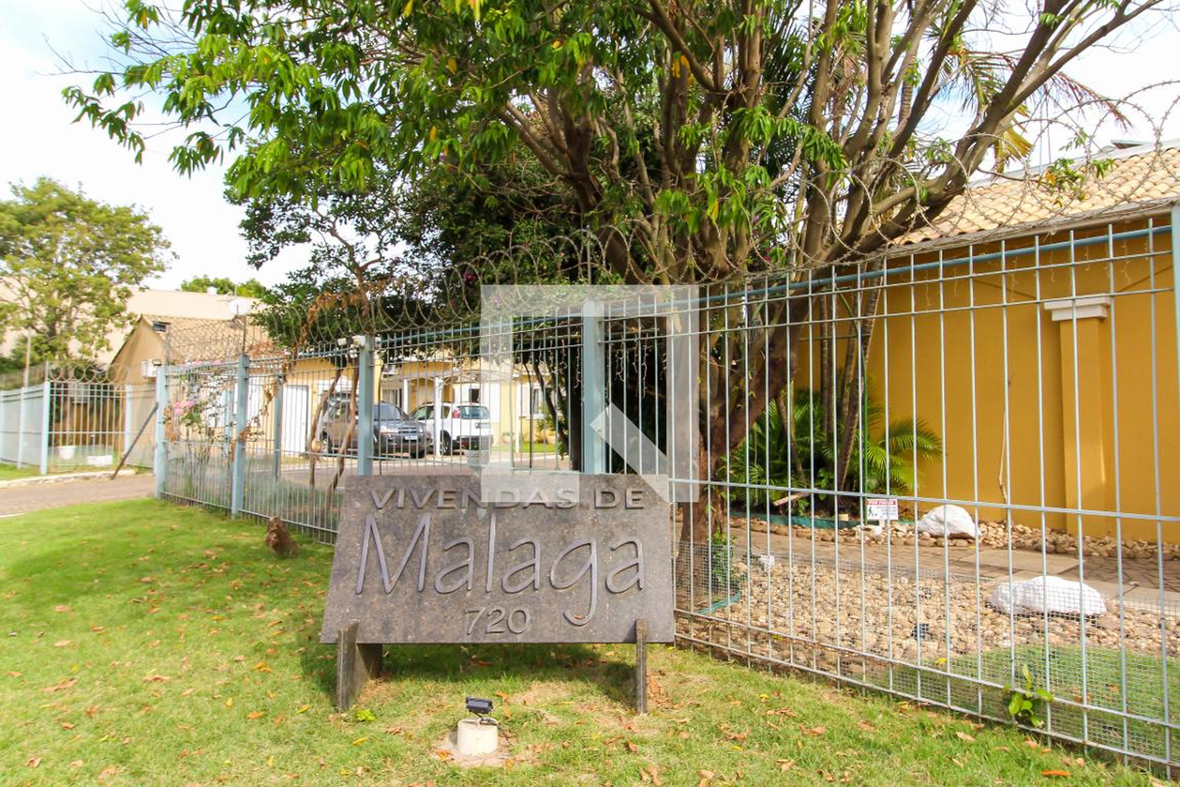 Fachada do condomínio Condomínio Horizontal Vivendas de Malaga