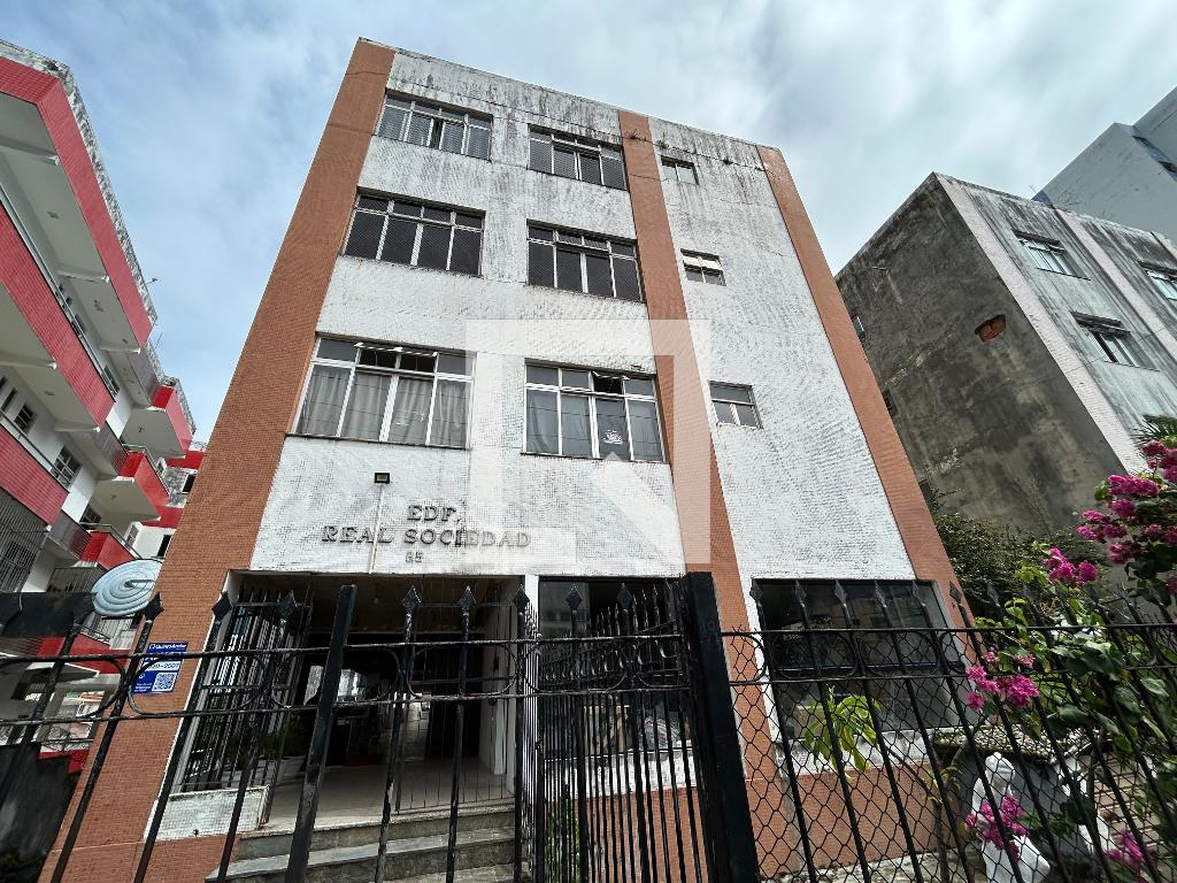 Fachada Condomínio em Ladeira do Acupe, 452