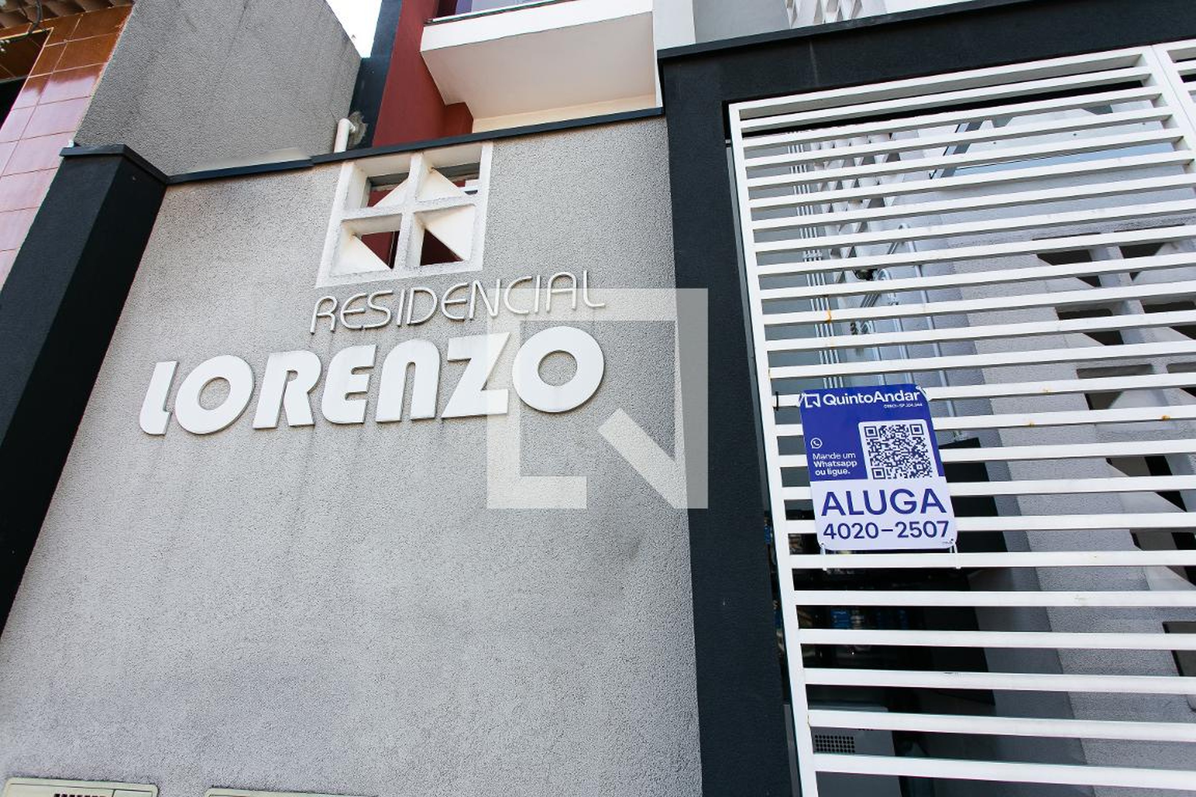 Fachada Condomínio em Rua Cromínia, 69