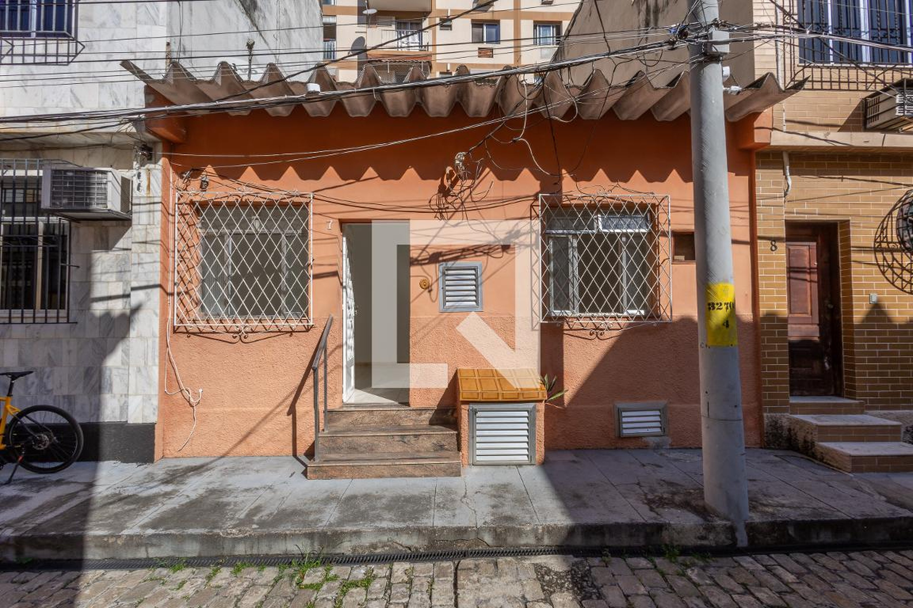 Fachada Condomínio em Rua Marechal Bittencourt, 180