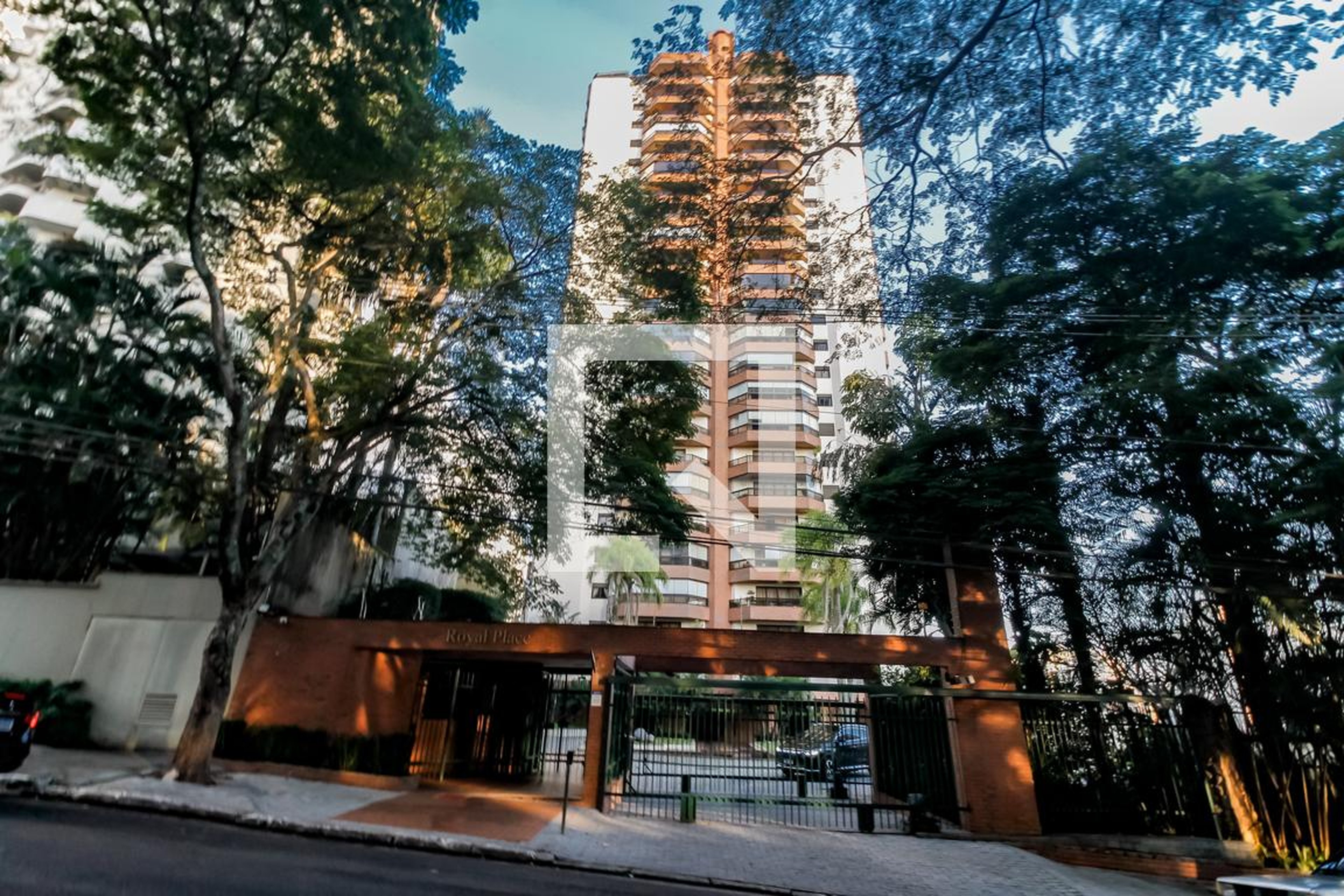 Fachada do Prédio Condomínio Royal Place