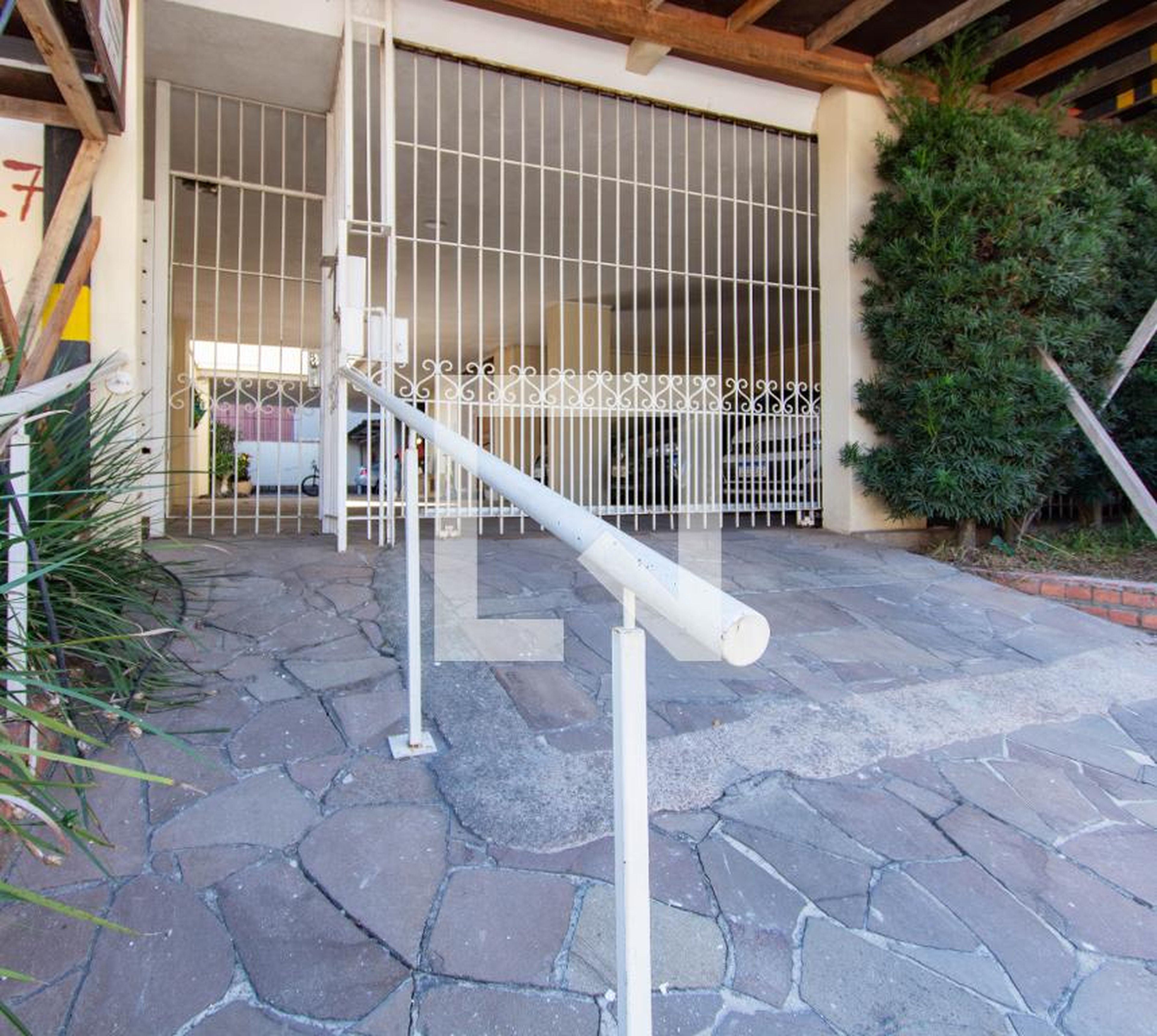 Fachada Condomínio em Rua Siqueira Campos, 271