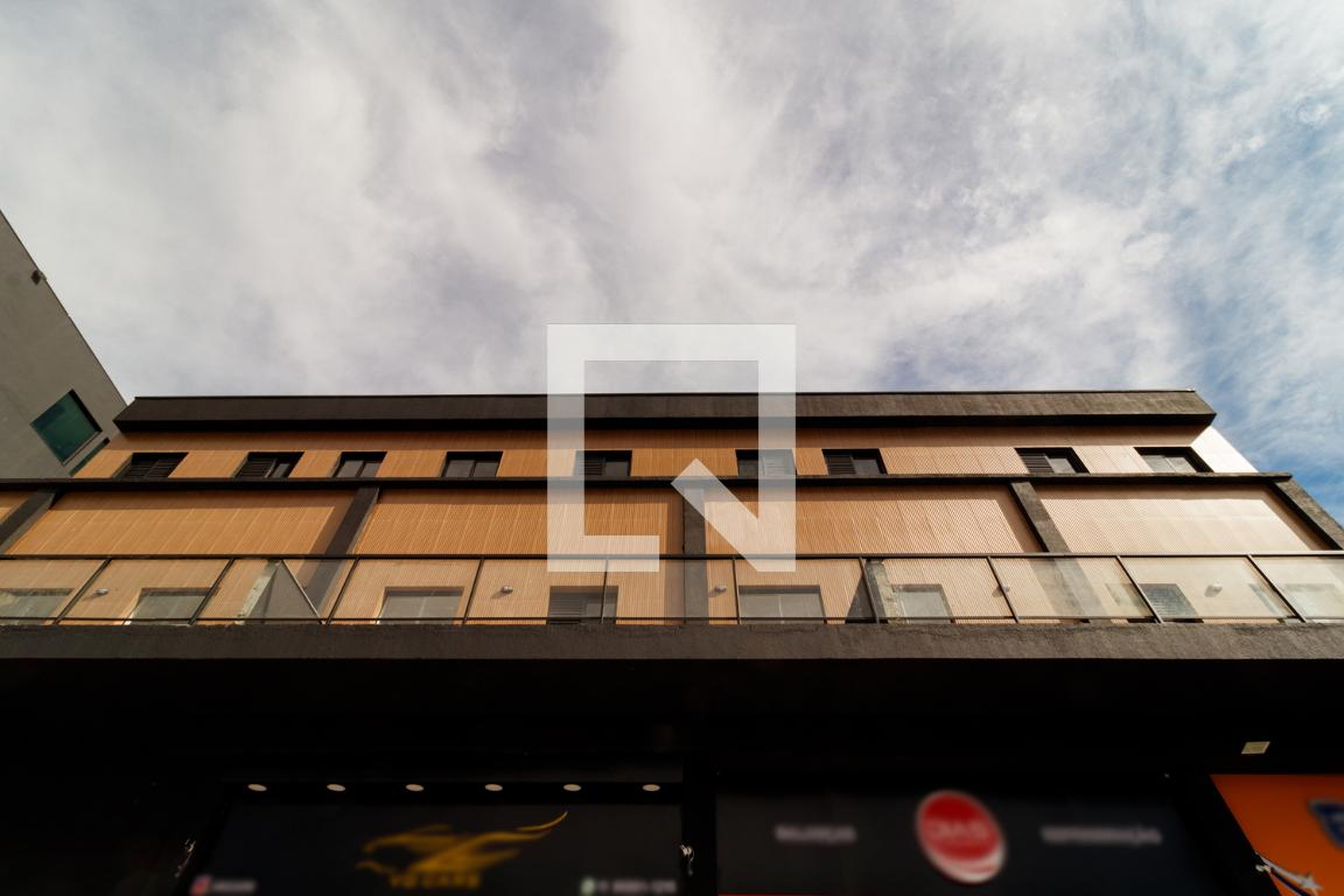 Fachada Condomínio em Avenida das Cerejeiras, 545