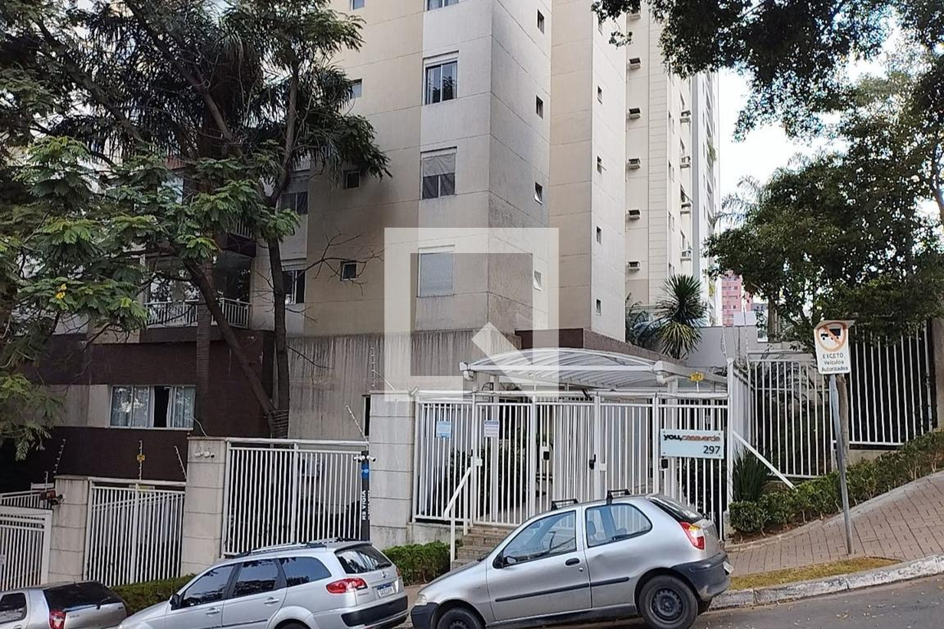 Fachada Condomínio em Rua Domingos Fasolari, 294