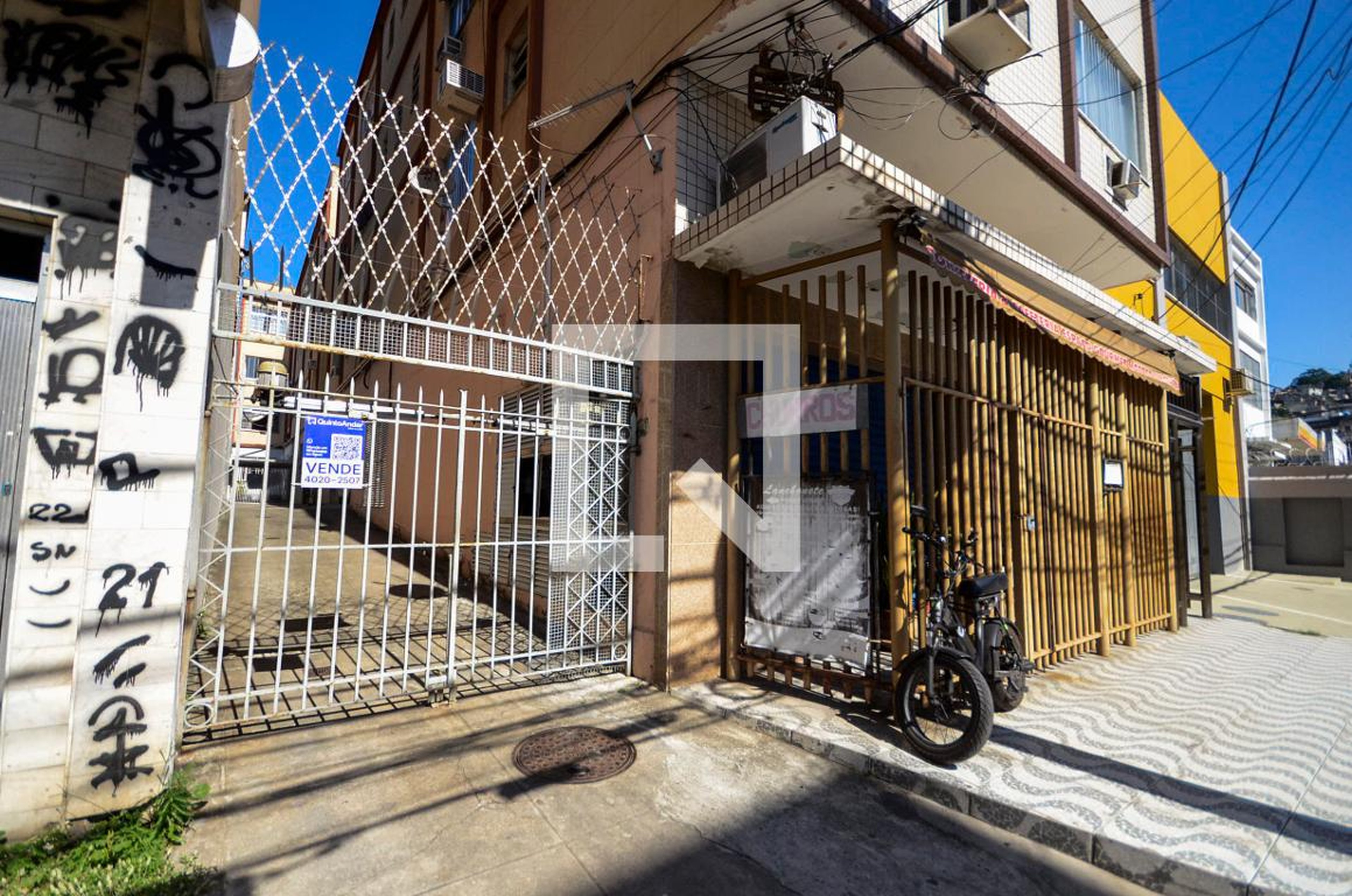 Fachada Condomínio em Rua Teixeira Júnior, 427