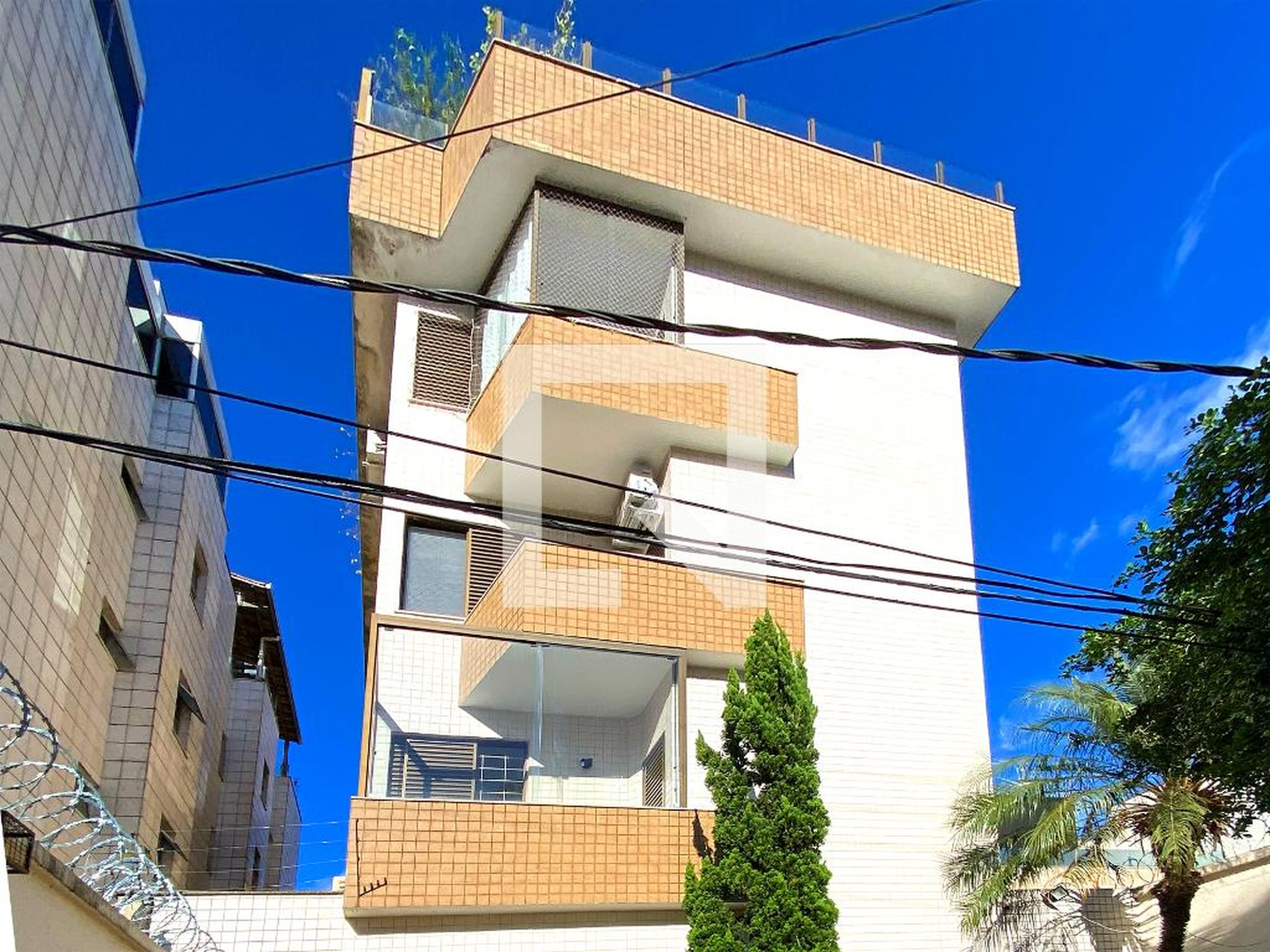 Fachada Condomínio em Rua Jacuí, 150