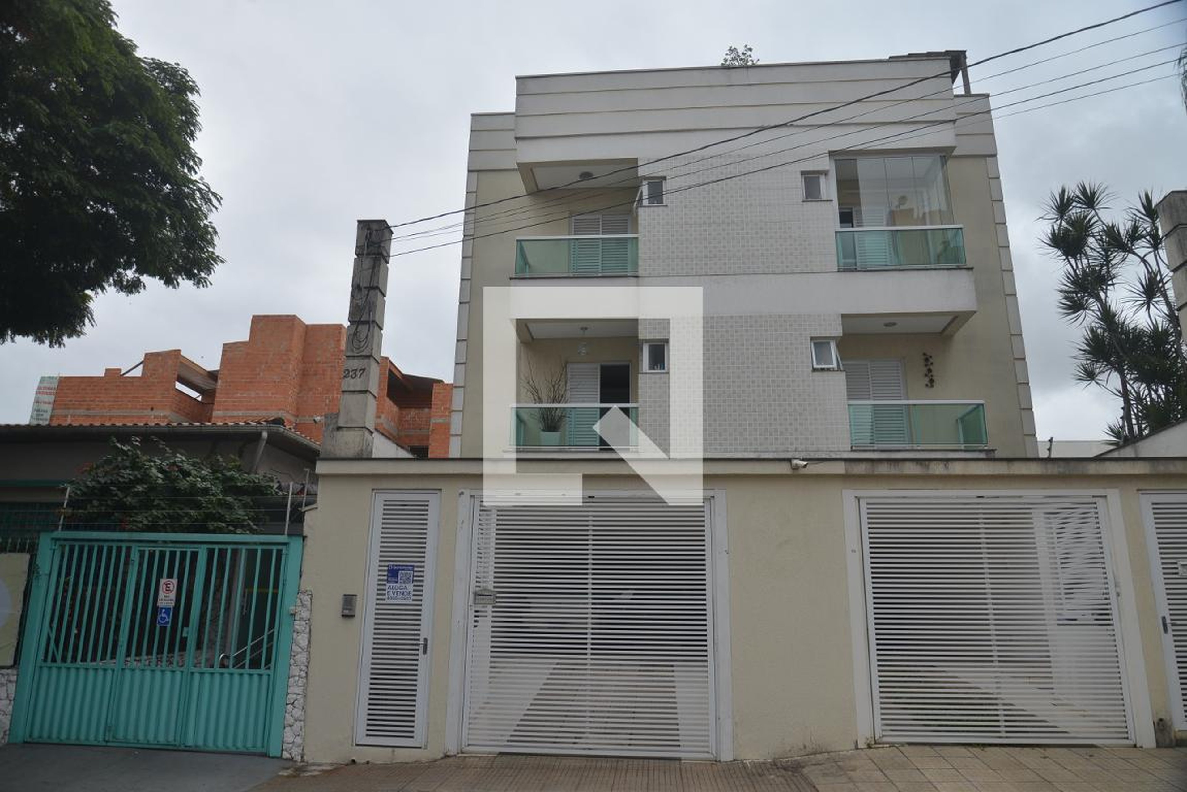 Fachada do Prédio Condomínio em Rua do Centenário, 237