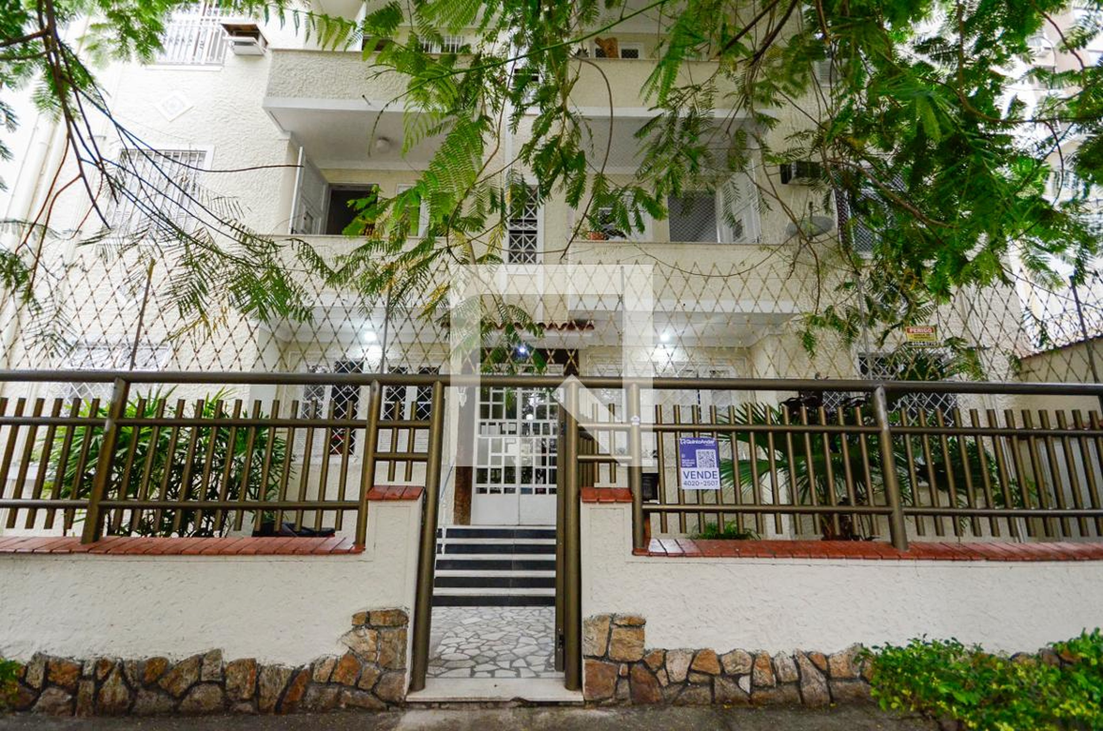 Fachada Condomínio em Rua Itabaiana, 137