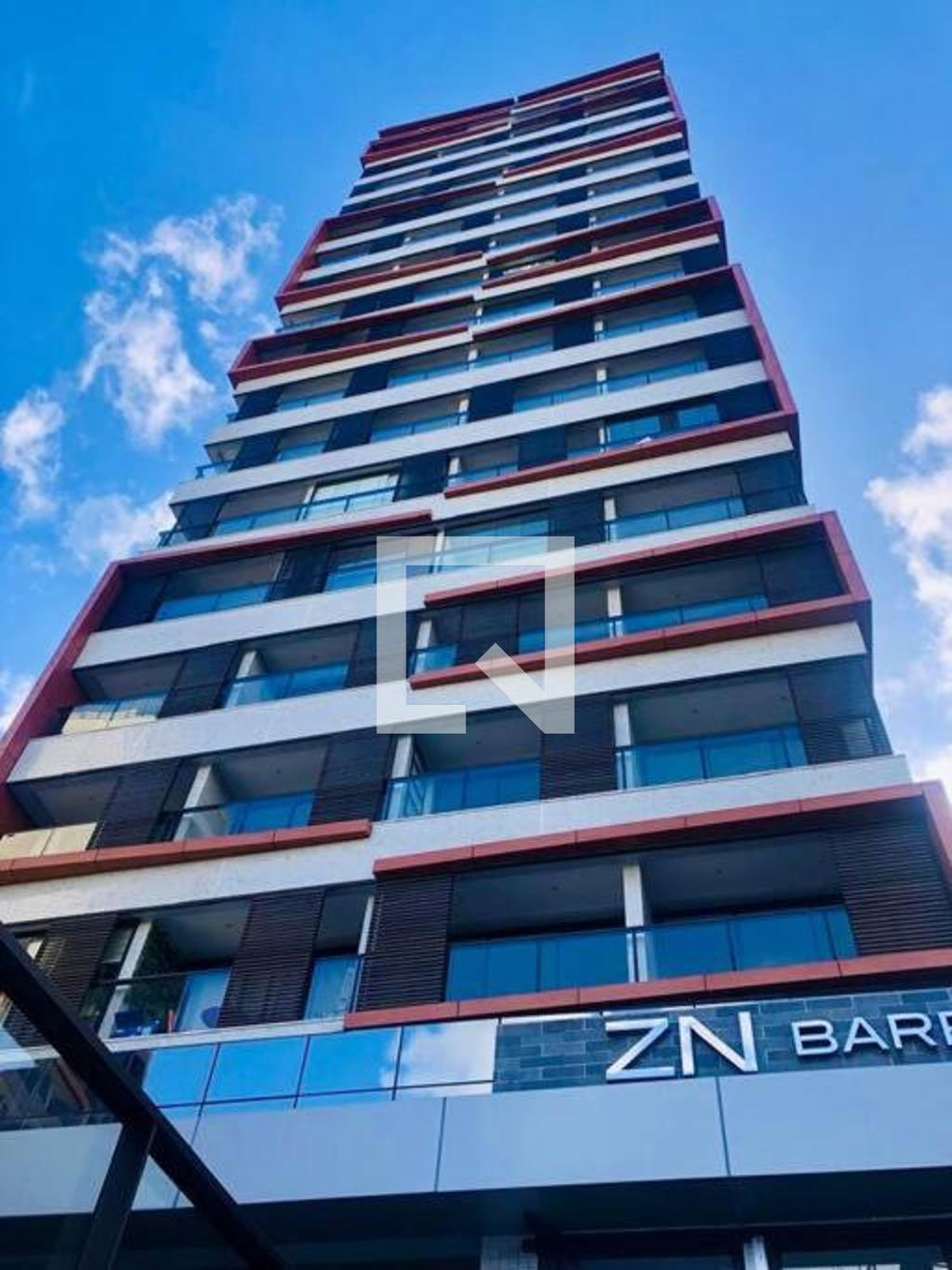 Fachada Condomínio em Rua Recife, 100