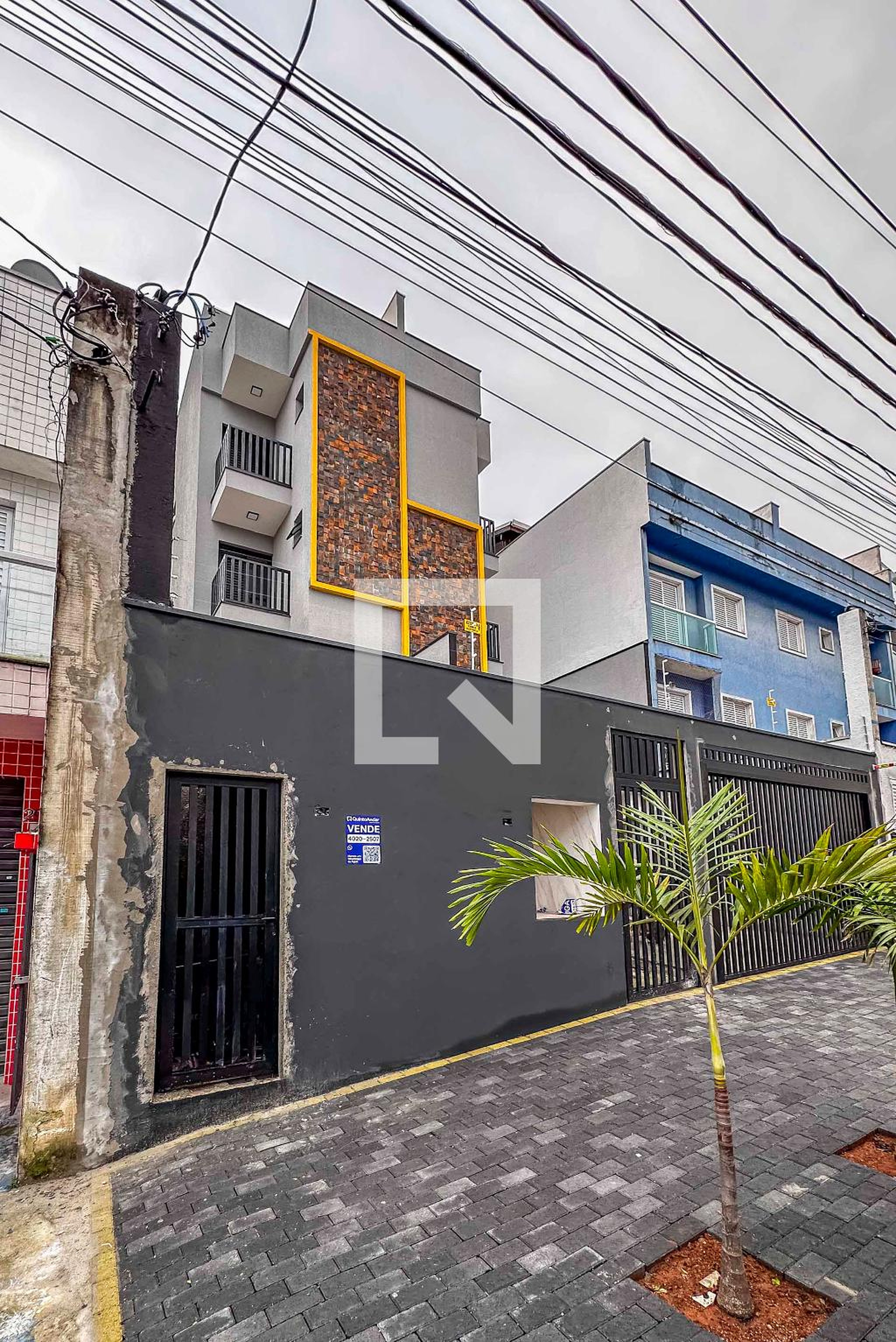 Fachada Condomínio em Rua Odete, 288