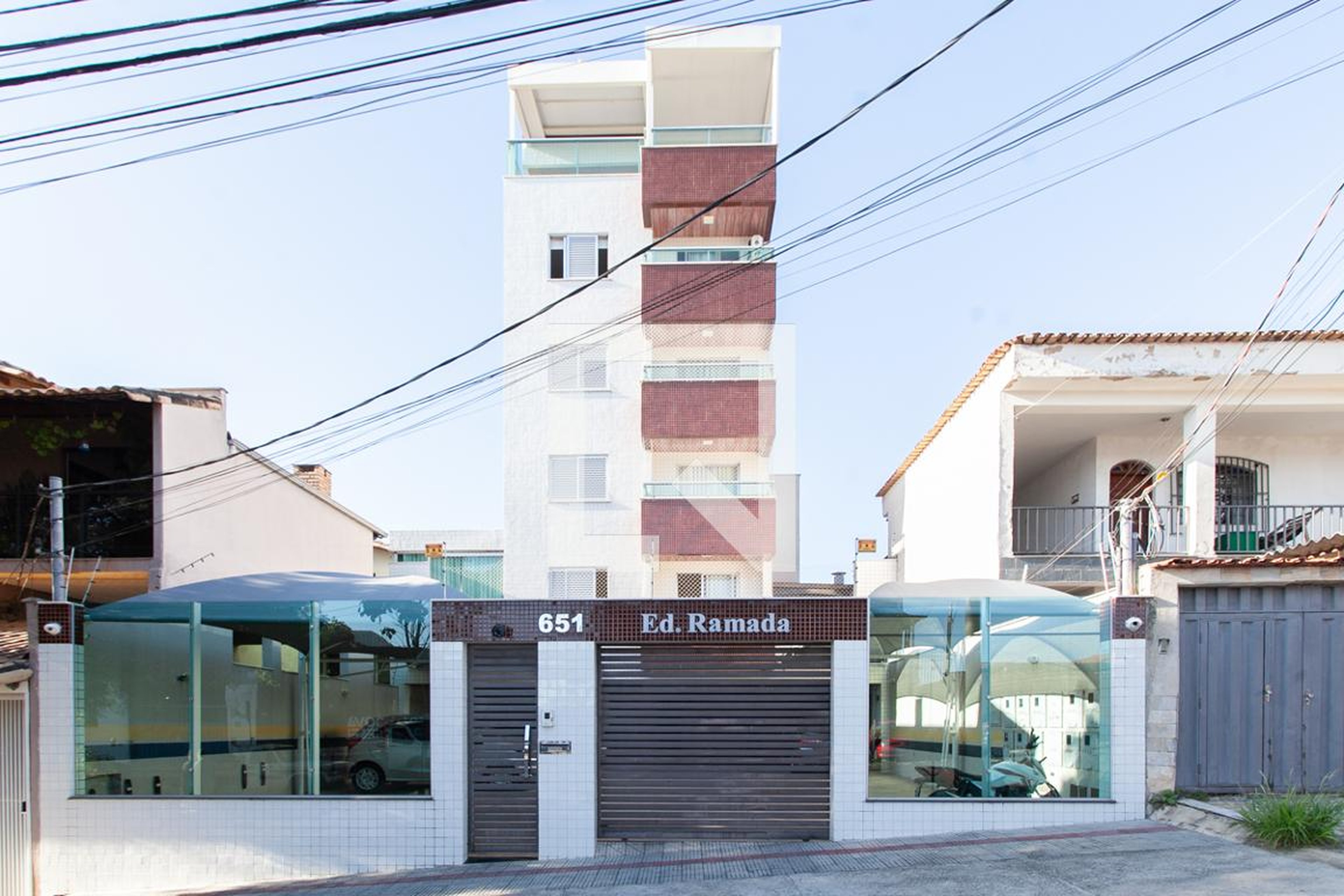 Fachada Condomínio em Rua Doutor Pedro Ruela, 651