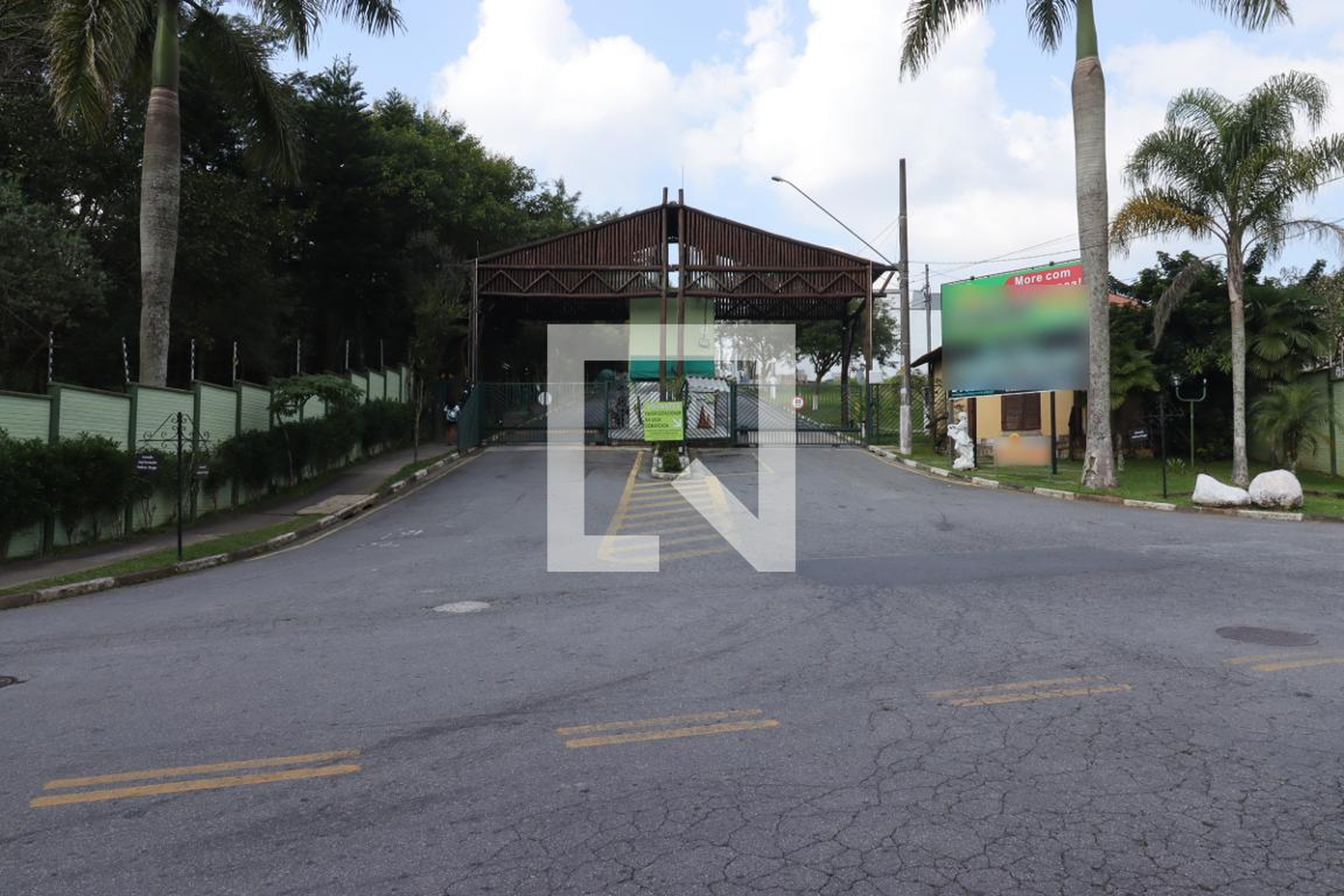 Fachada do Condomínio Condomínio em Alameda Antônio Braga, 3