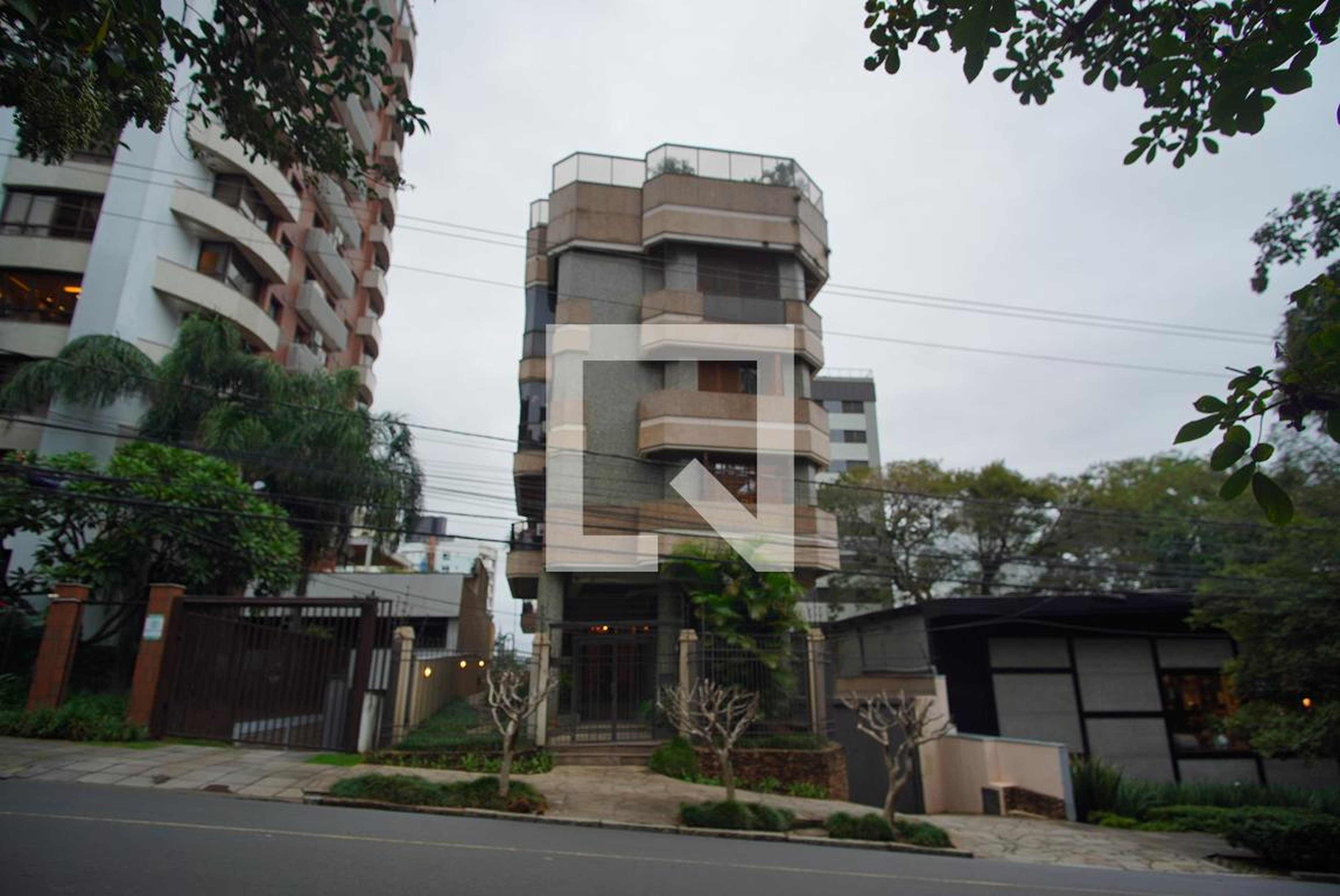 Fachada Condomínio Mirantes de Servantes