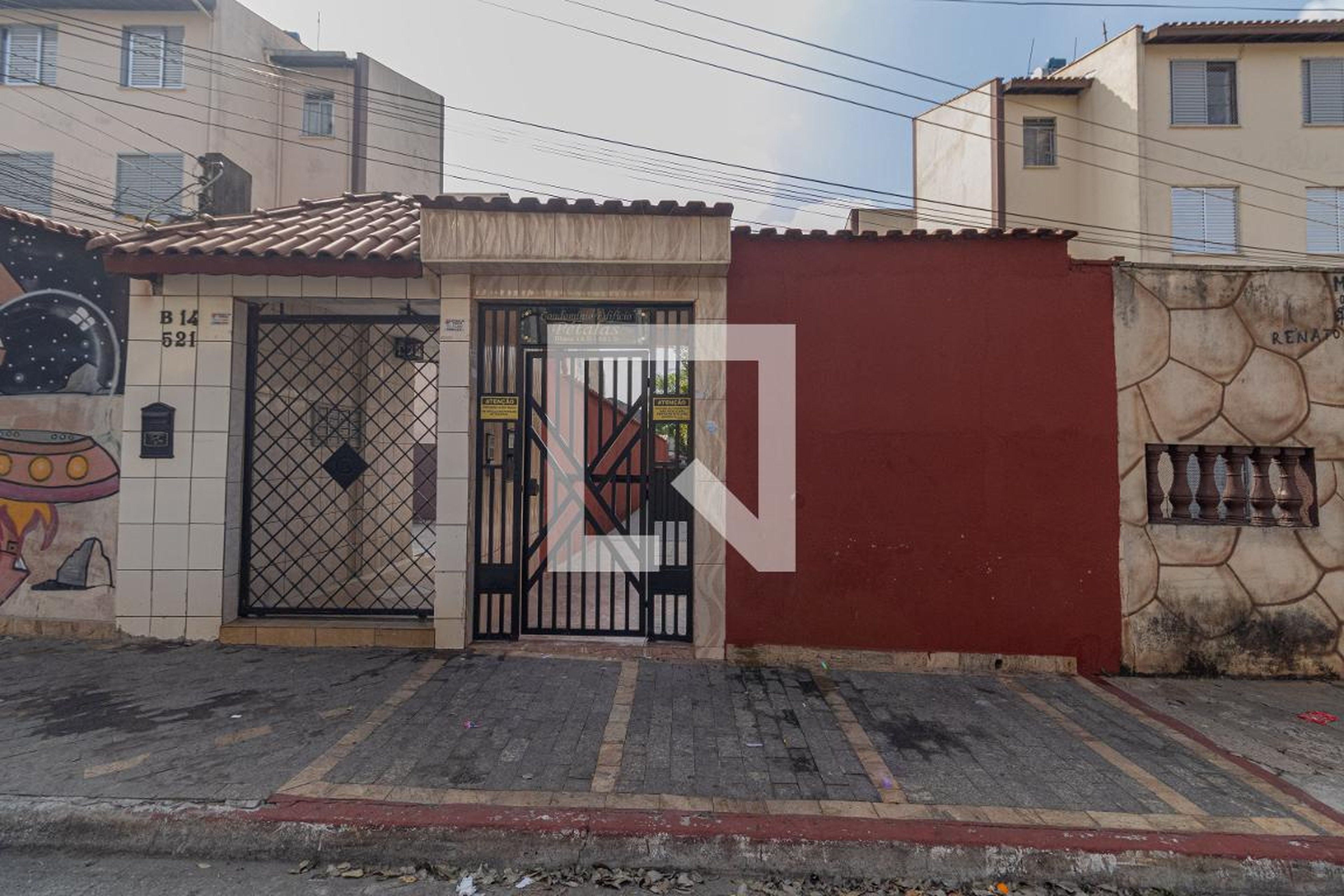 Fachada Condomínio em Rua Antônio Moura Andrade, 521