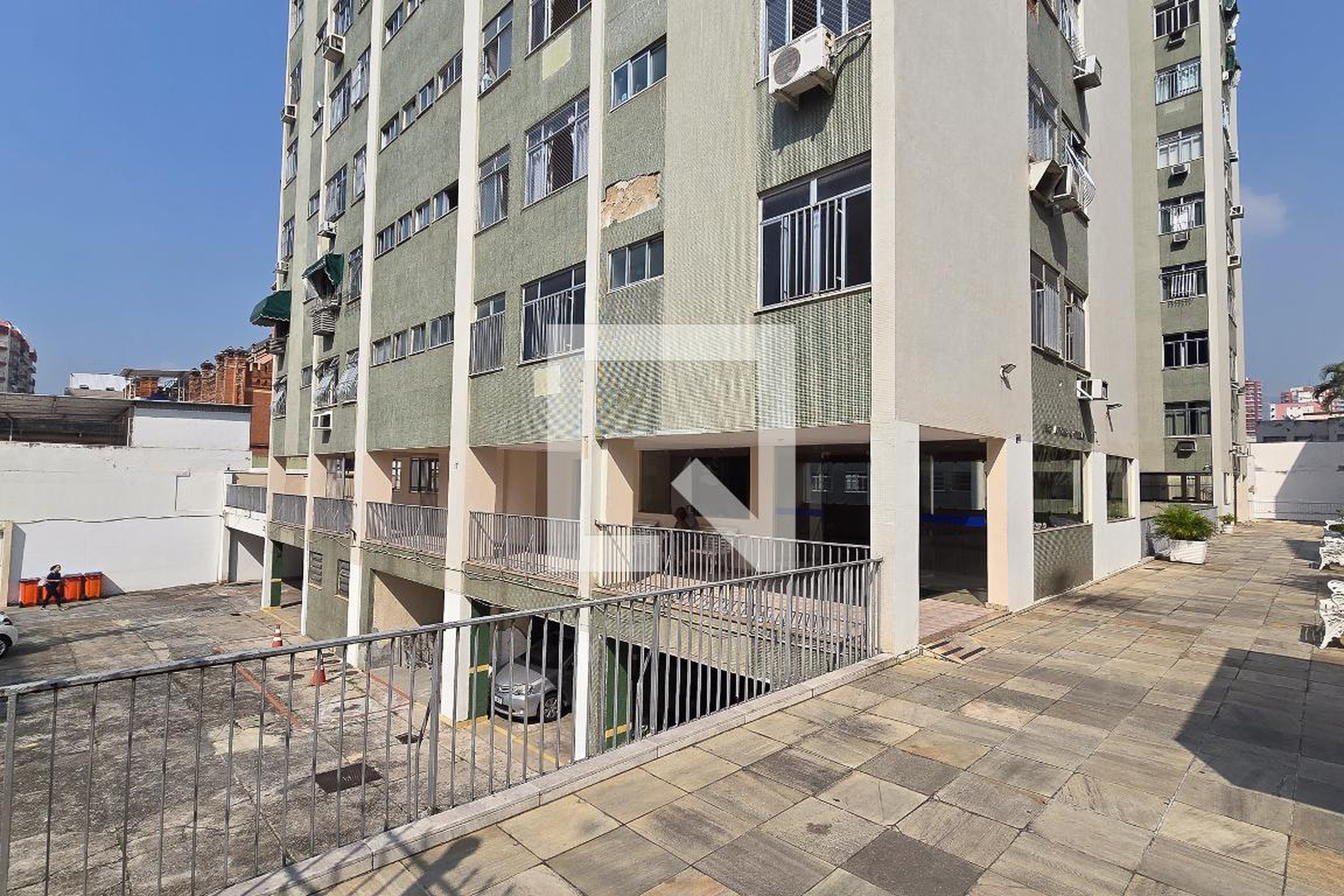 Hall de entrada - J. Chediak