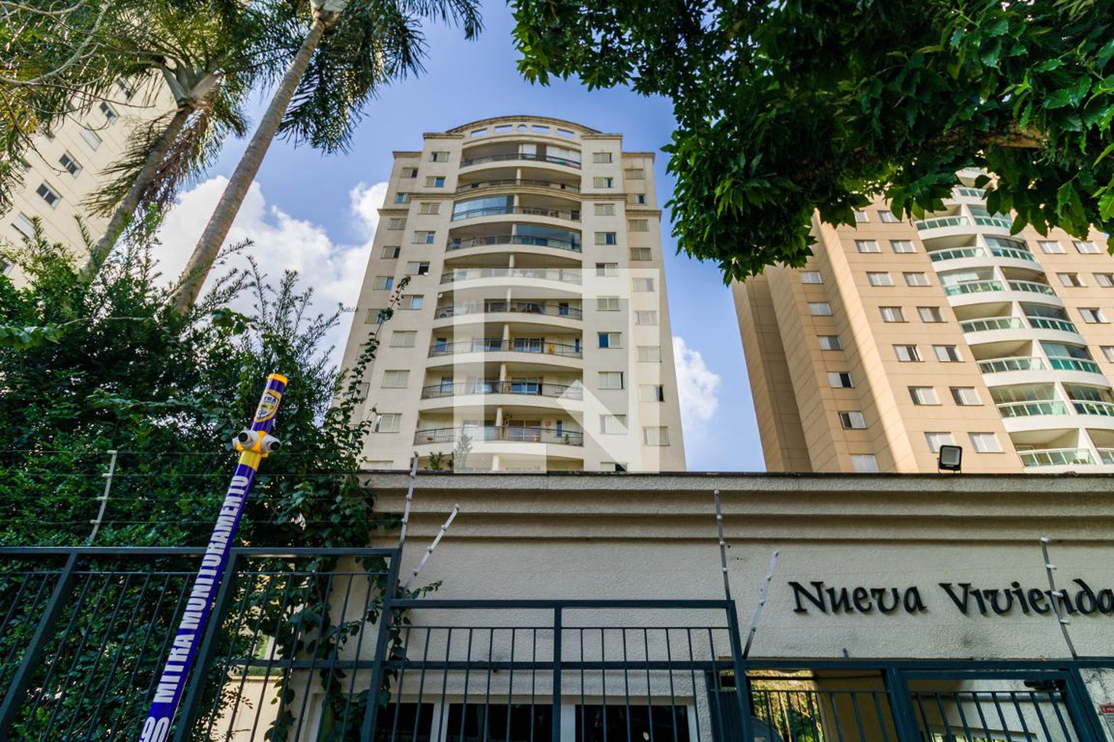 Fachada Condomínio Nueva Vivienda