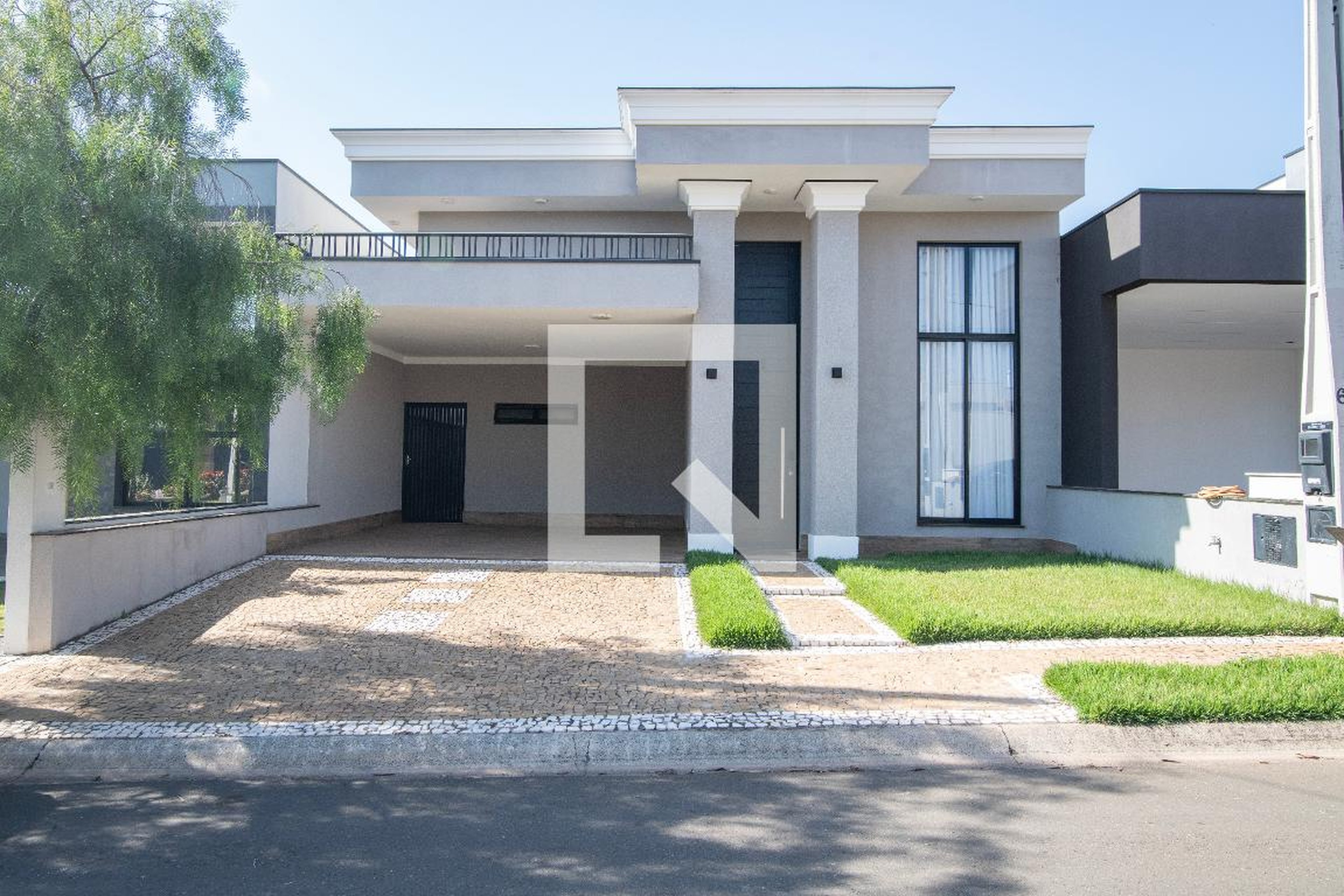 Fachada Condomínio em Rua Jambo, 60