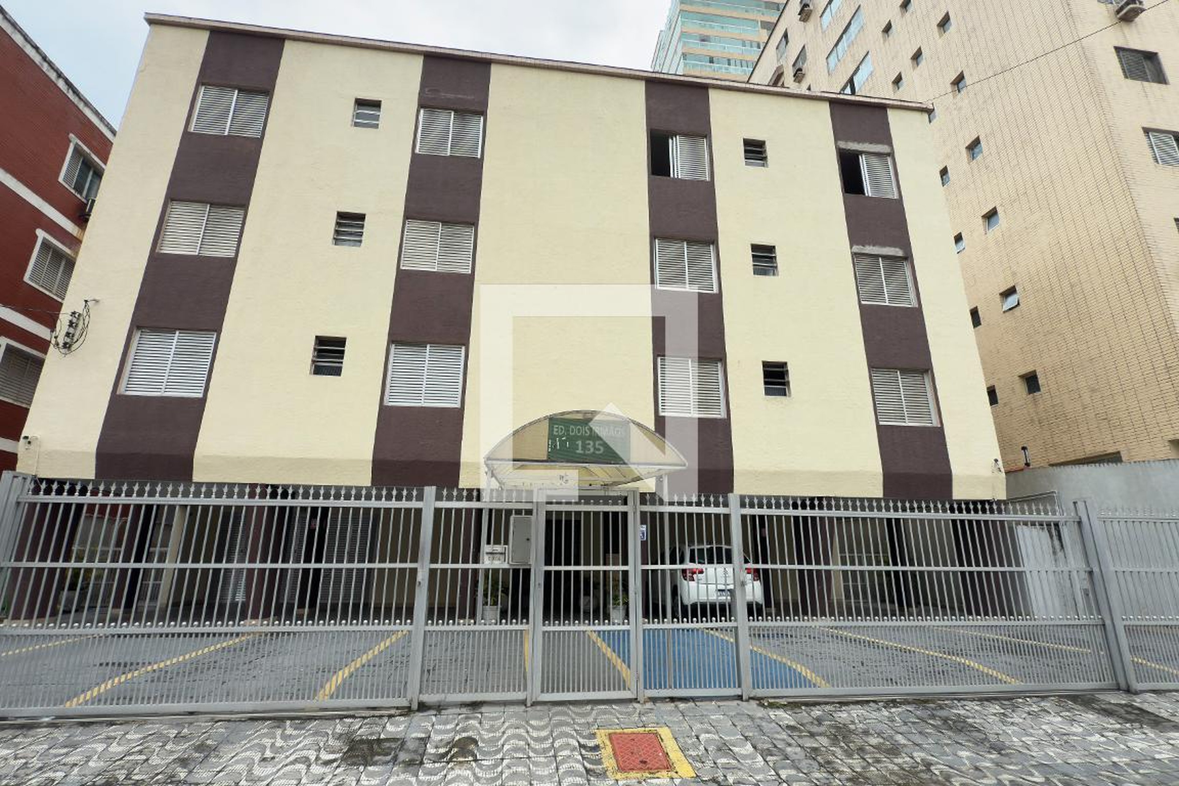 Fachada do Prédio Condomínio ED. Dois Irmaos