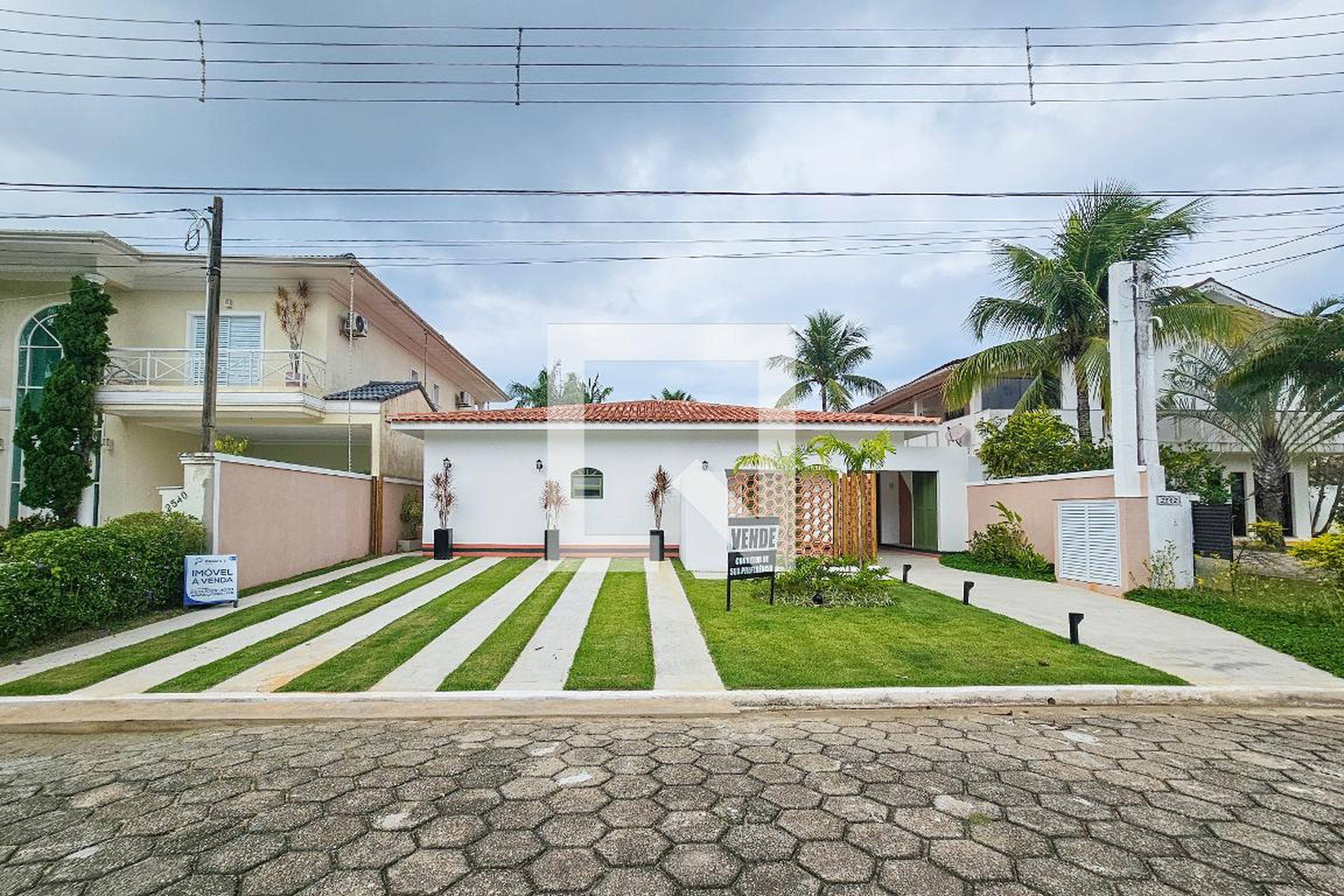 Fachada Condomínio em Avenida Alice Nehring Machado, 2526