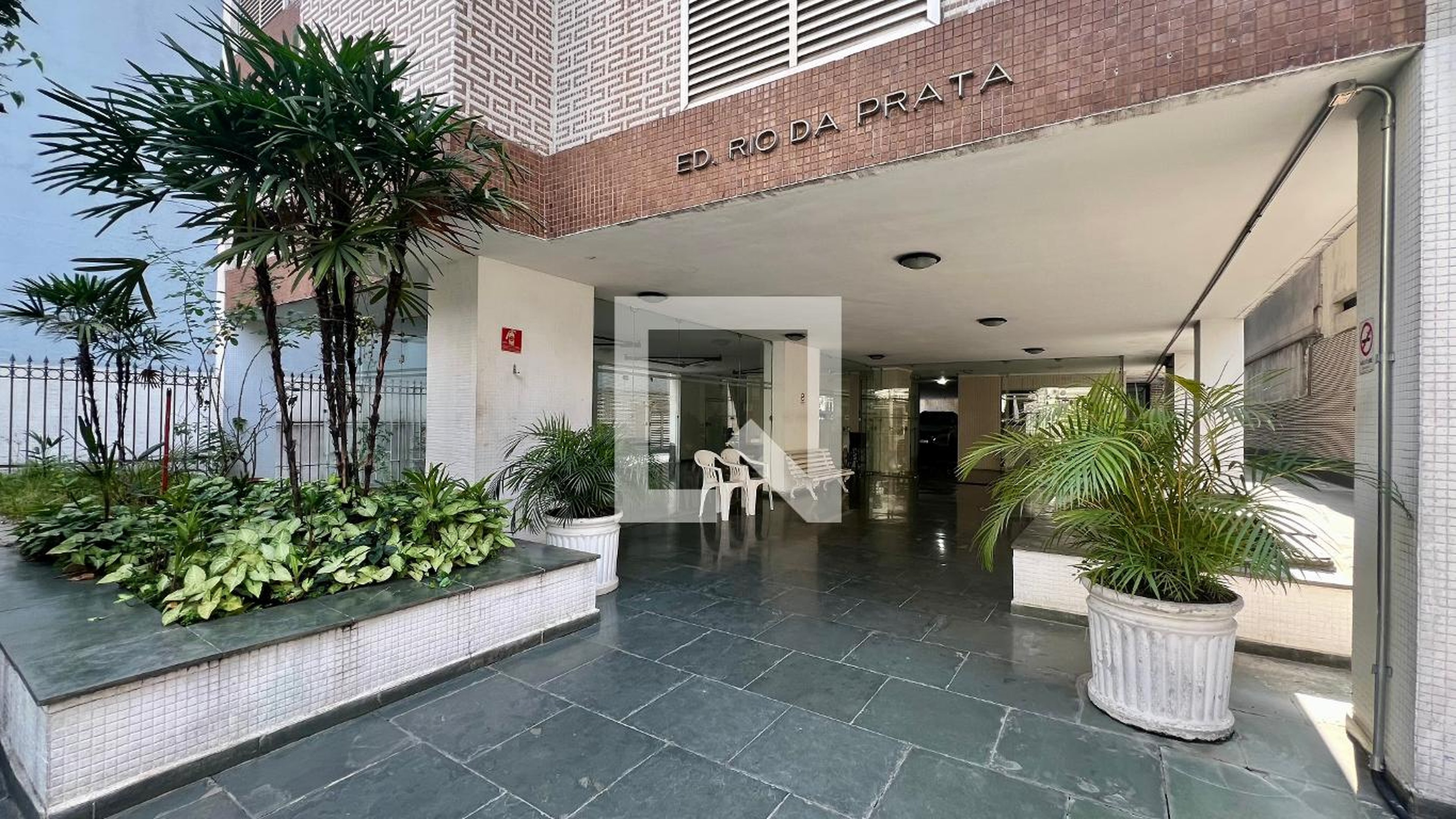 Fachada Condomínio em Rua Doutor Tomás Carvalhal, 28