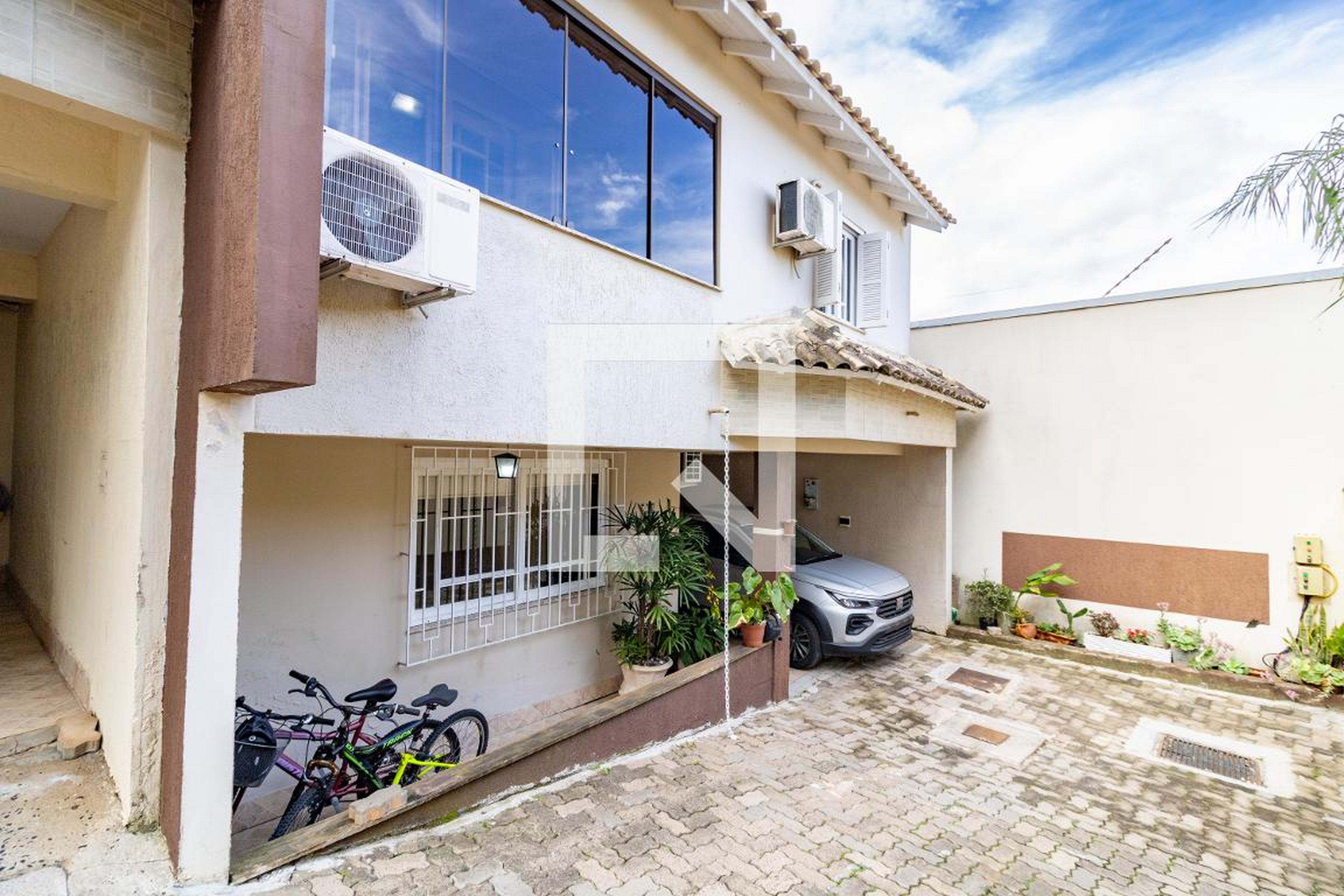 Fachada do Prédio Condomínio em Rua dos Guaranís, 97