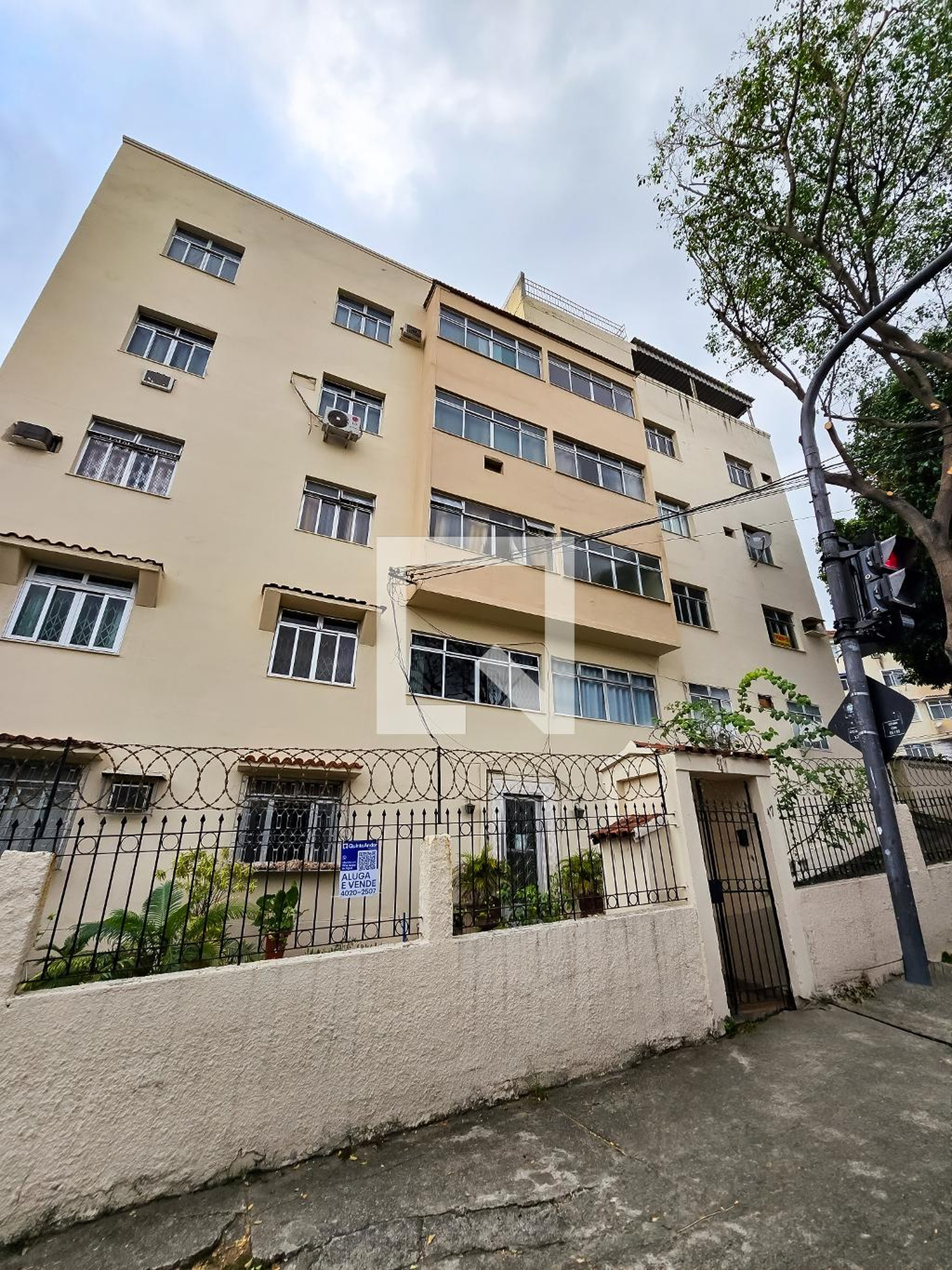 Fachada Condomínio em Rua Renoir, 17