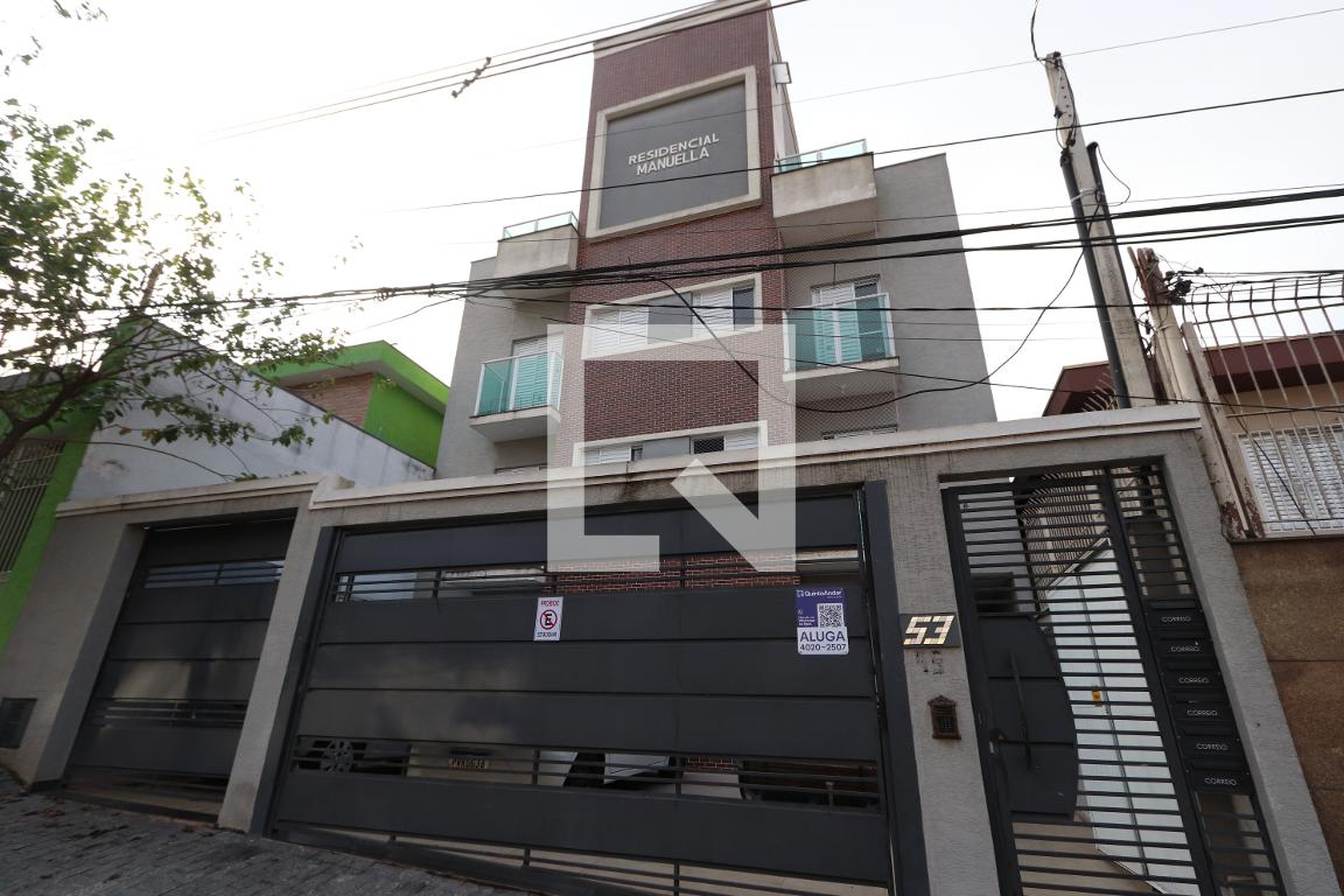 Fachada Condomínio em Rua Leôncio da Costa Vieira, 53