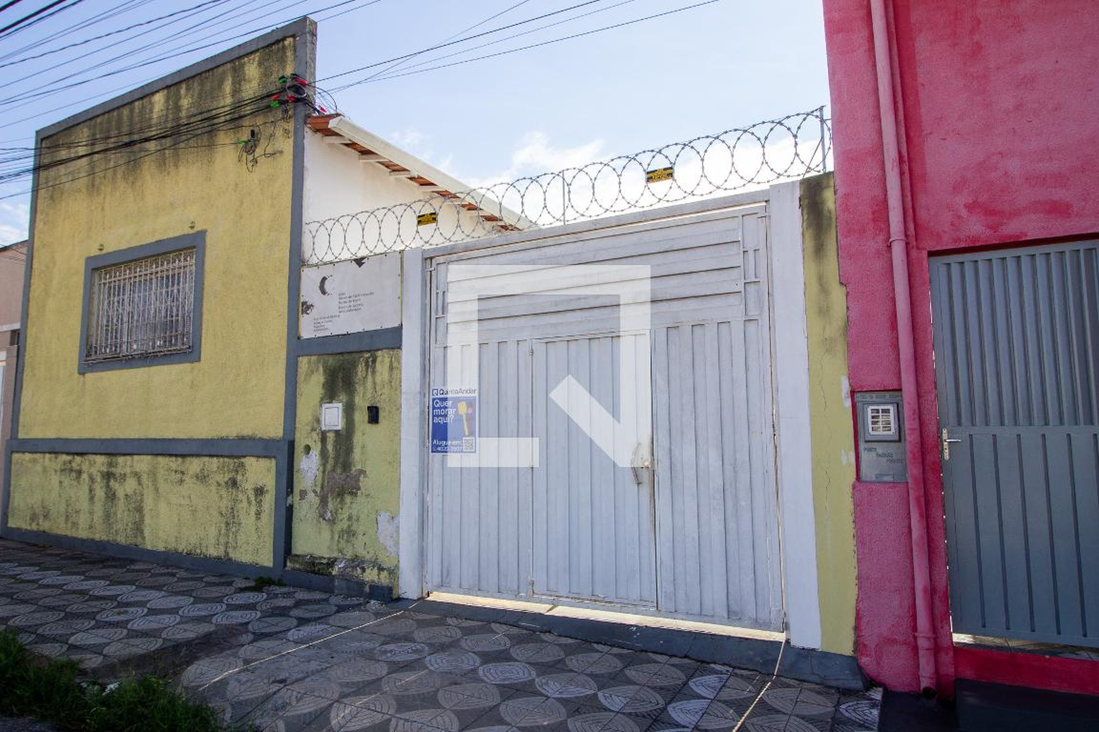 Fachada Condomínio em Rua Borba Gato, 184