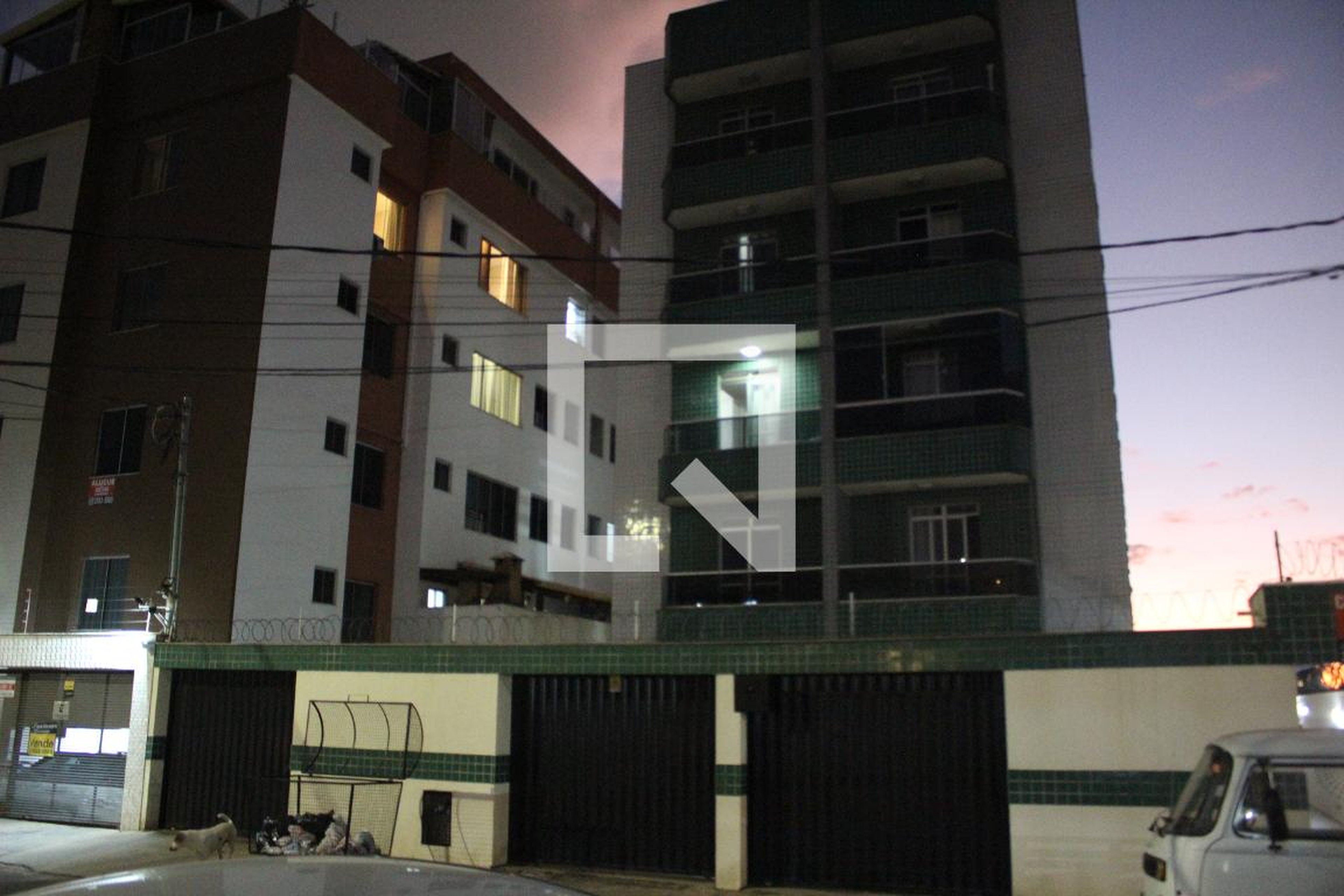 Fachada Condomínio em Rua Sara Kubitscheck, 145