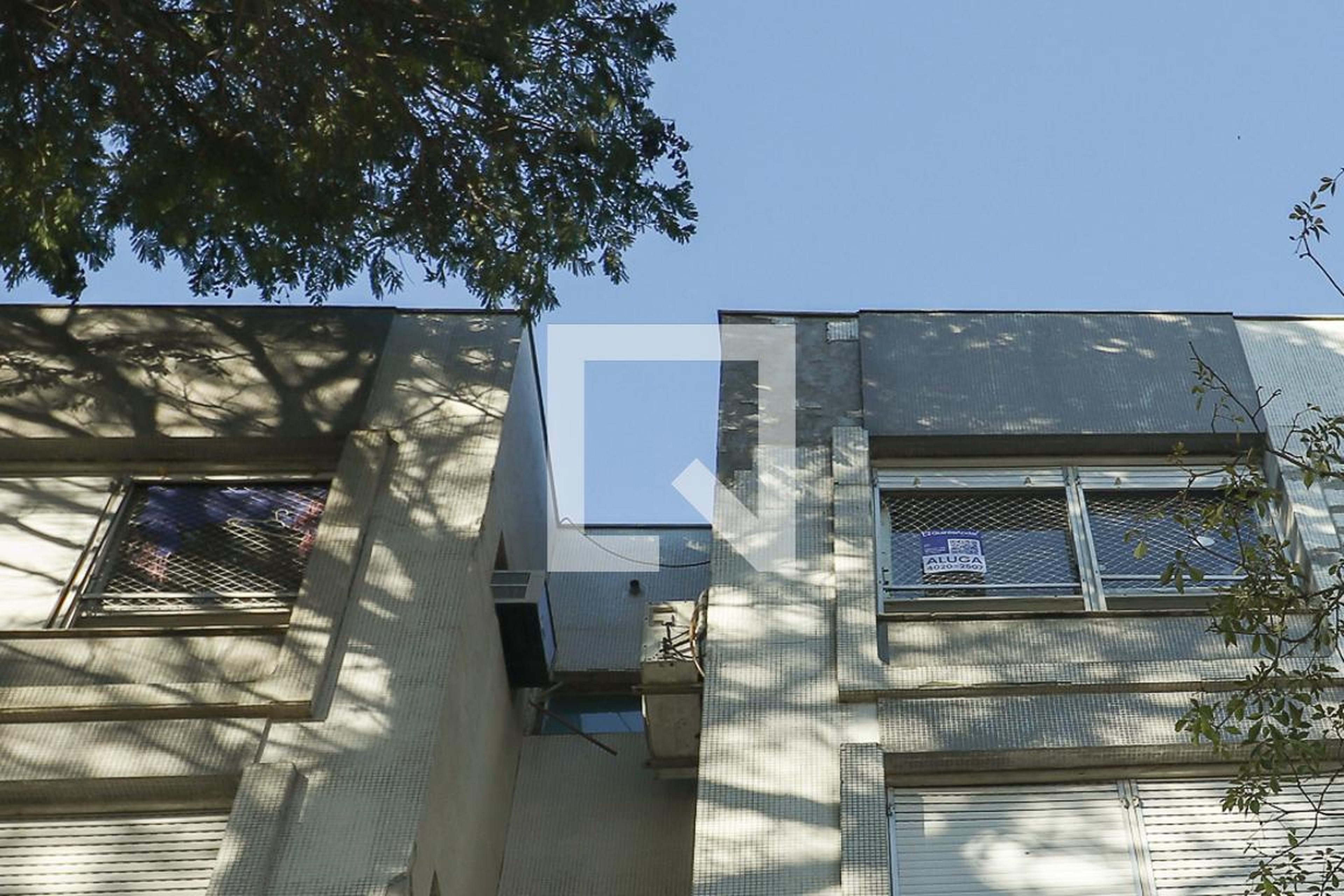 Fachada Condomínio em Rua Carlos de Carvalho, 16