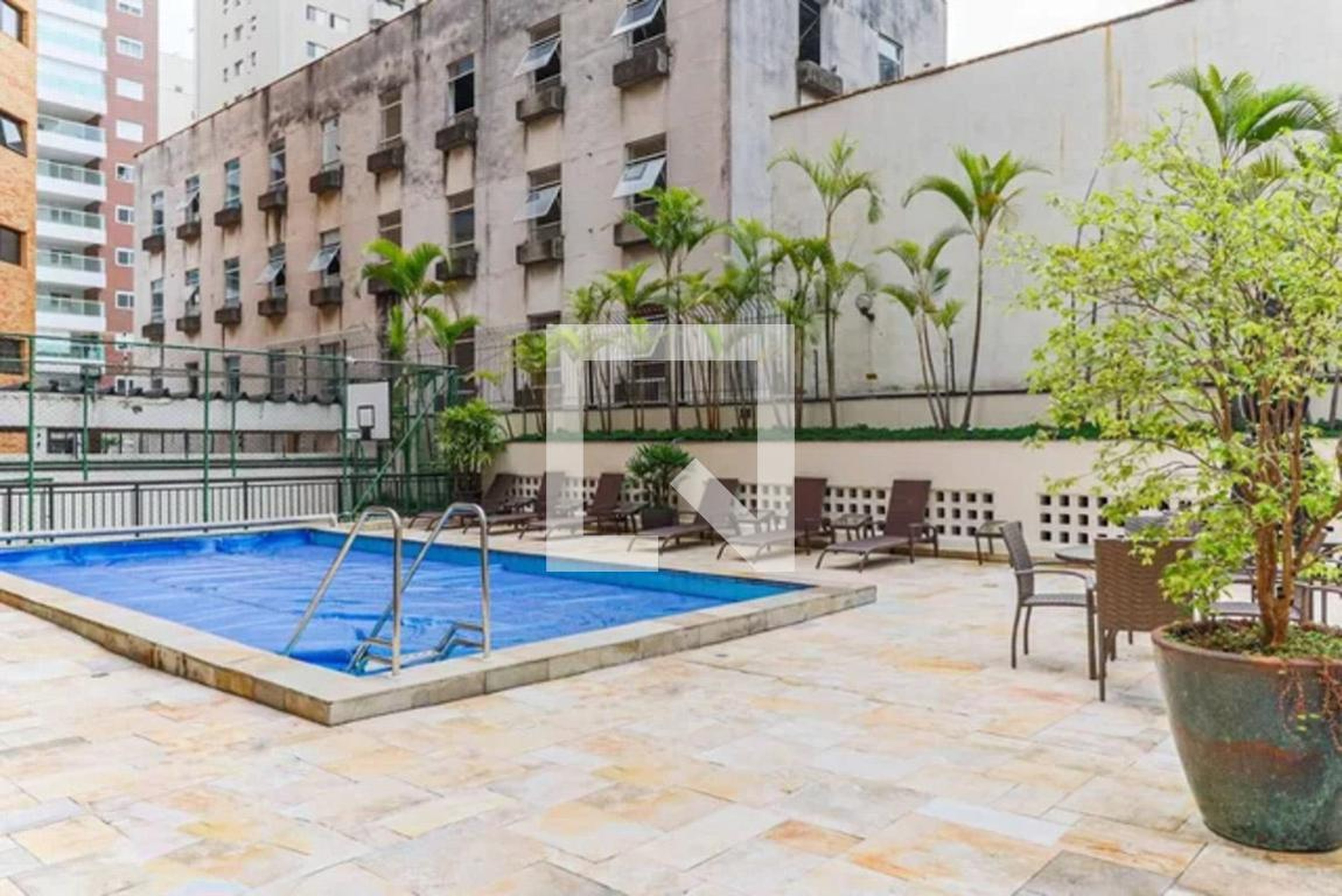 Piscina - Edifício Danielle F Hale