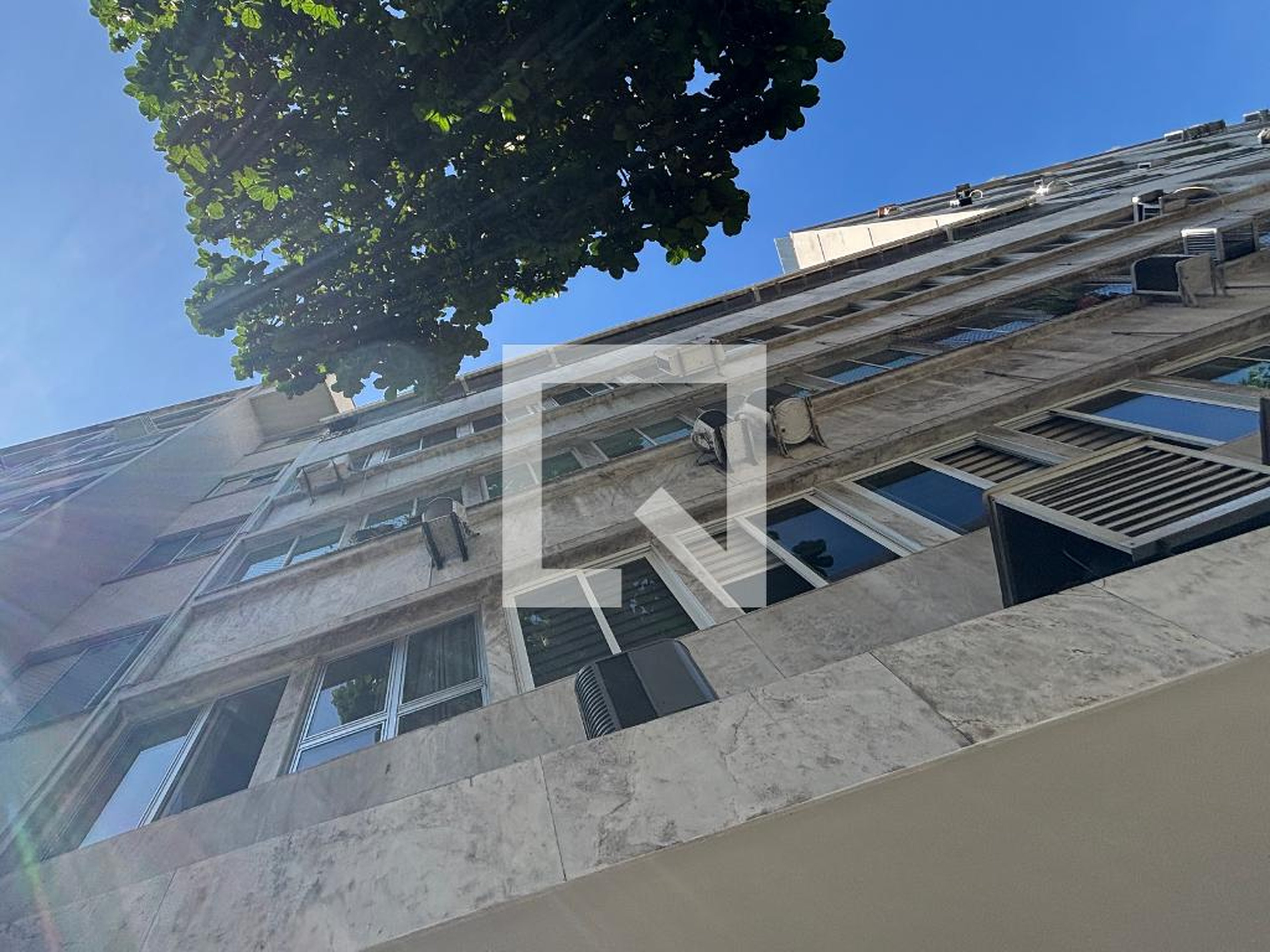 Fachada Condomínio em Avenida Afrânio de Melo Franco, 170