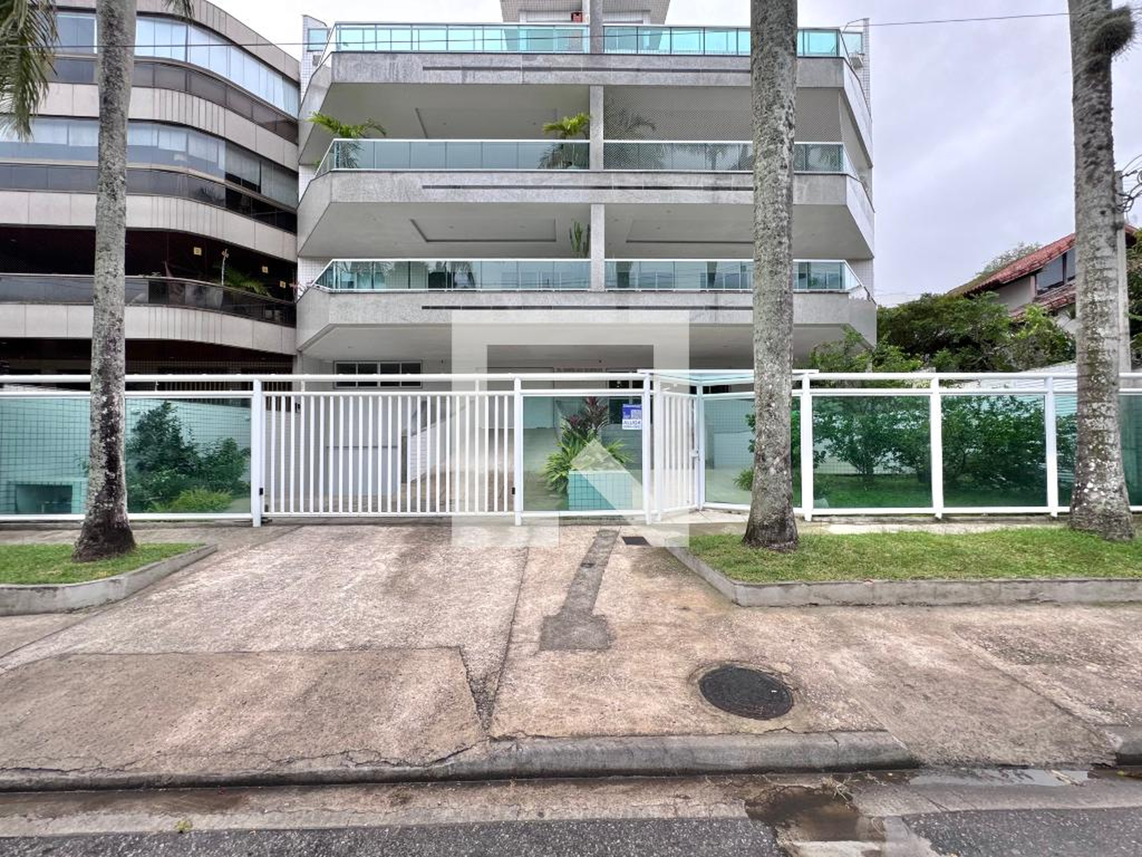 Fachada Condomínio em Avenida Jarbas de Carvalho, 917