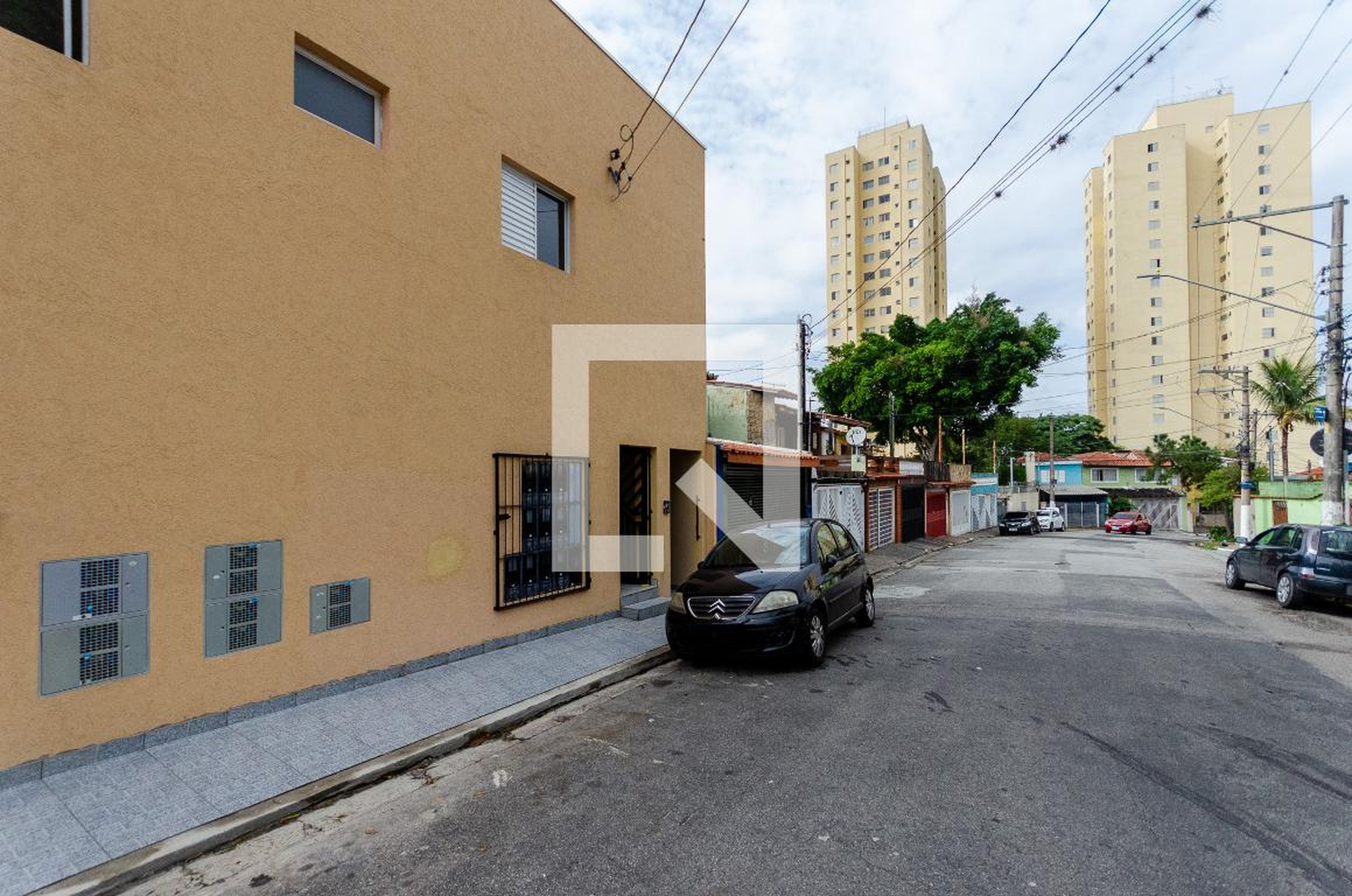 Fachada Condomínio em Rua Comendador César Alfieri, 230