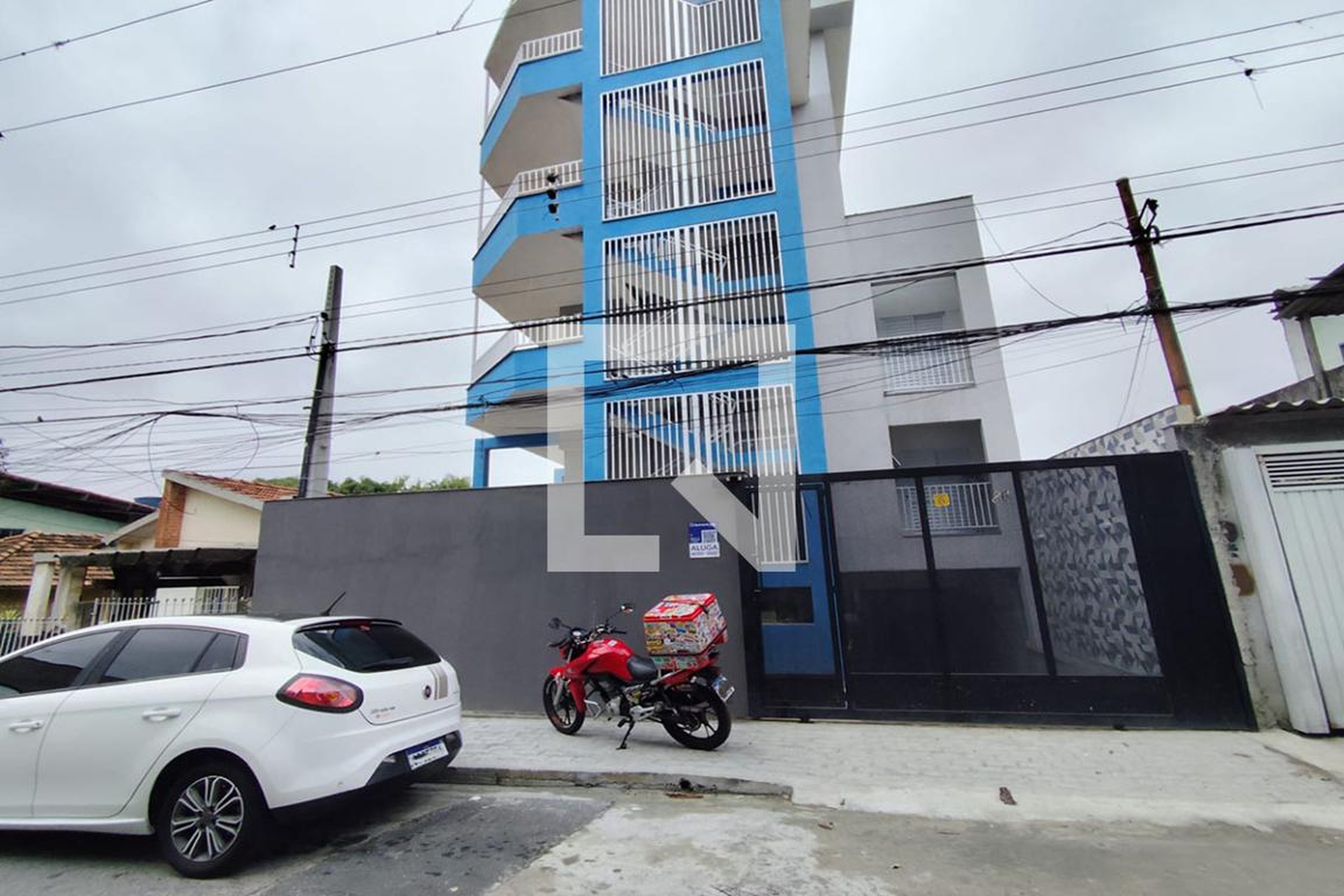 Fachada Condomínio em Rua Hedi, 87