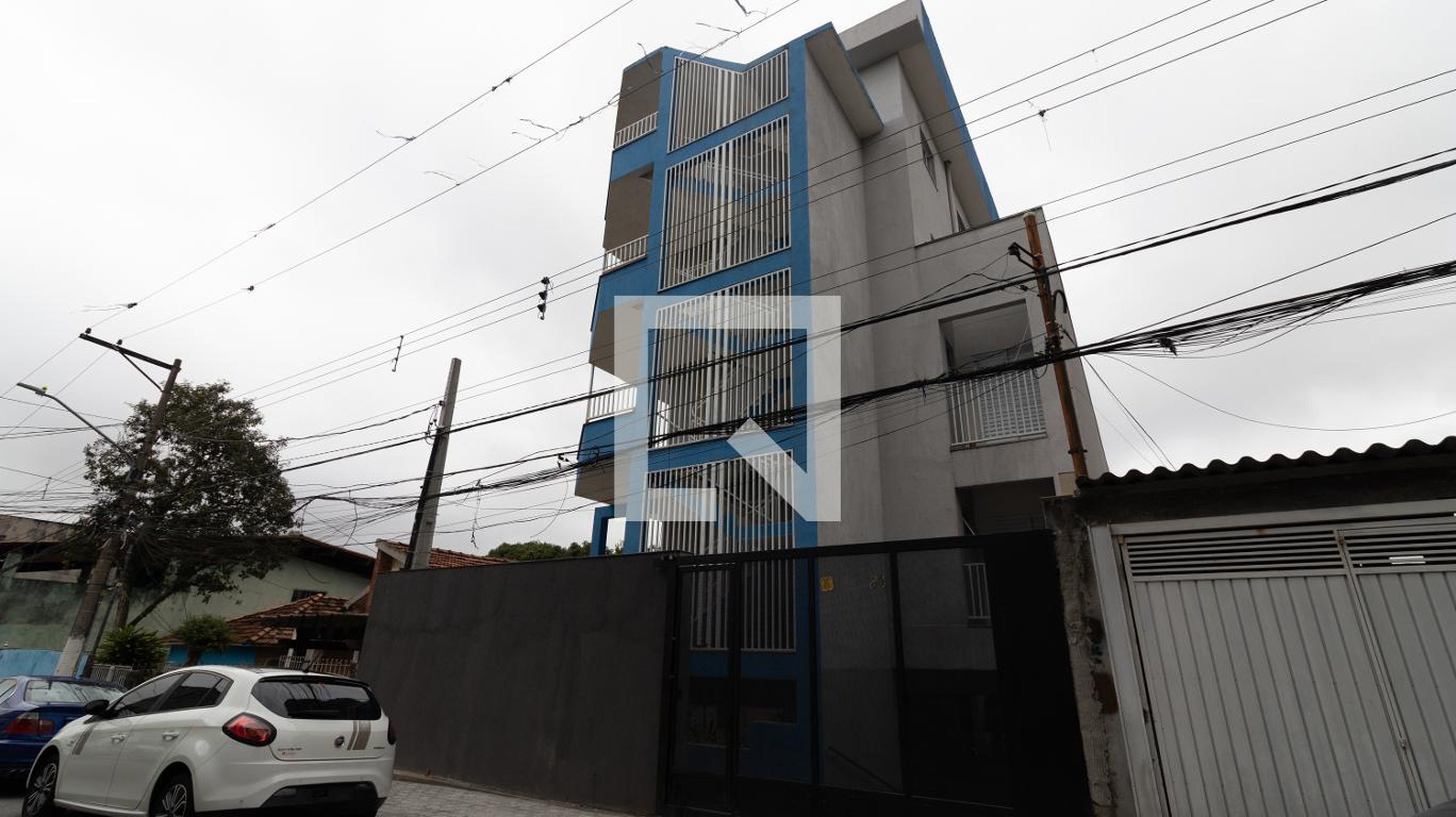 Fachada Condomínio em Rua Hedi, 86