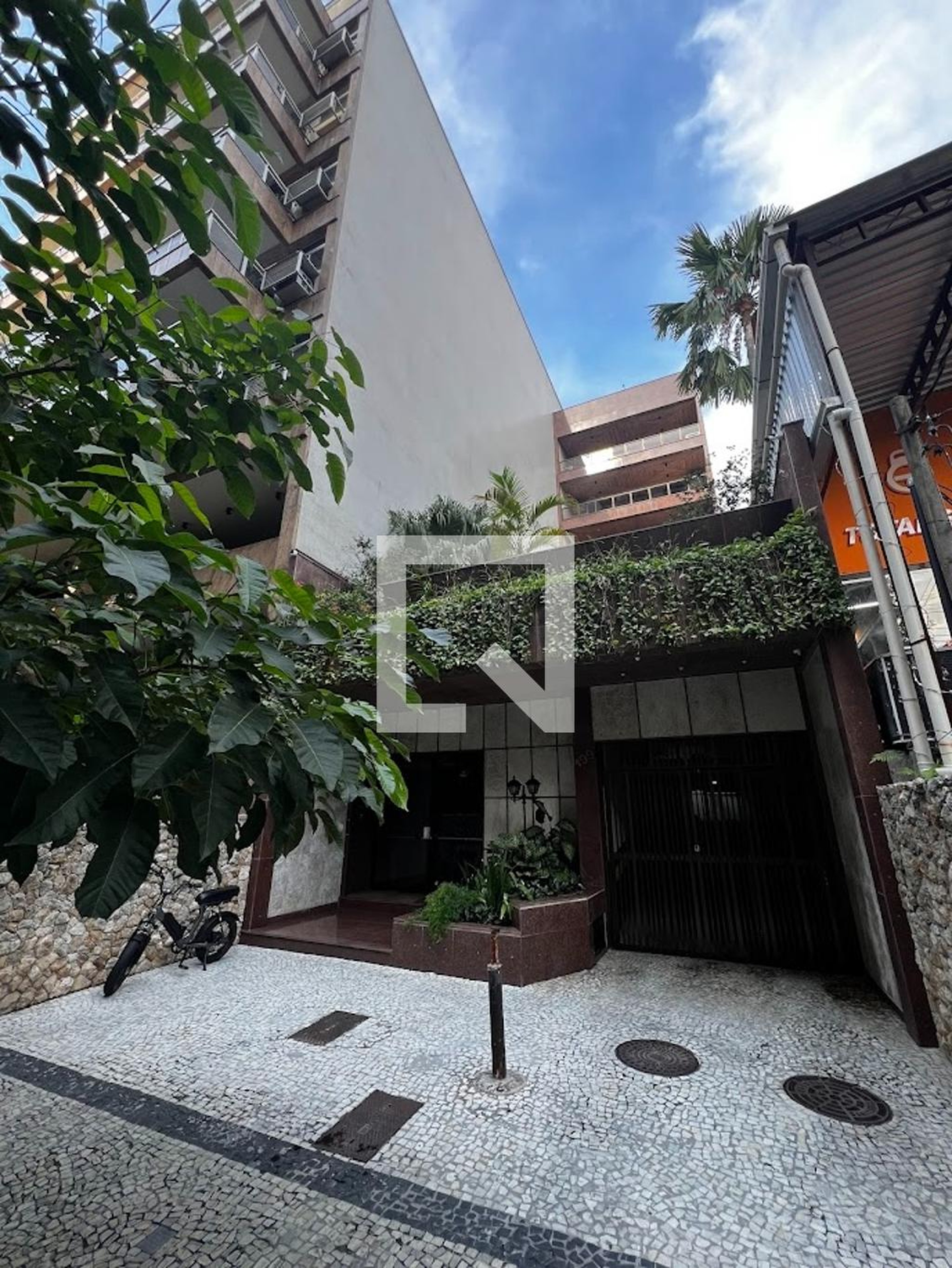 Fachada Condomínio em Rua Dezoito de Outubro, 199