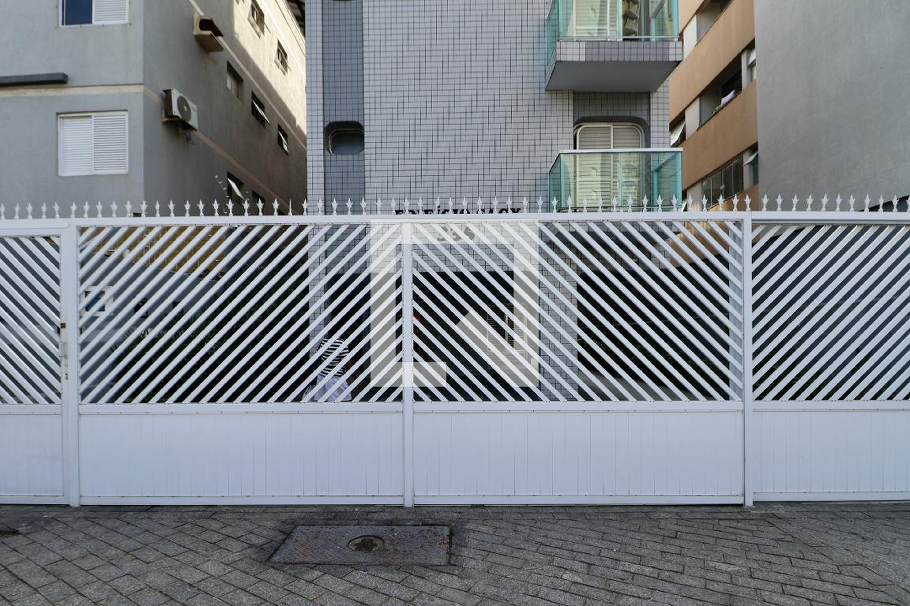 Fachada Condomínio em Avenida Almirante Tamandaré, 335