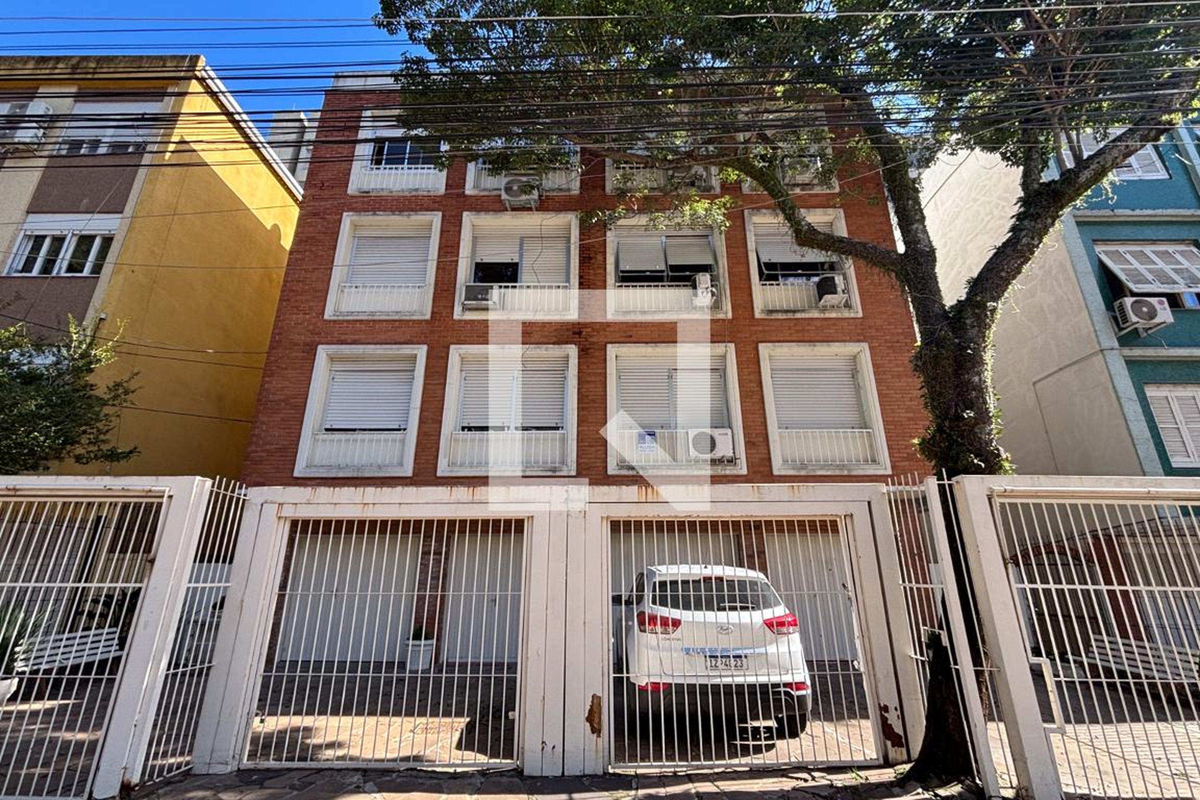 Fachada Condomínio em Rua Doutor Vicente de Paula Dutra, 280