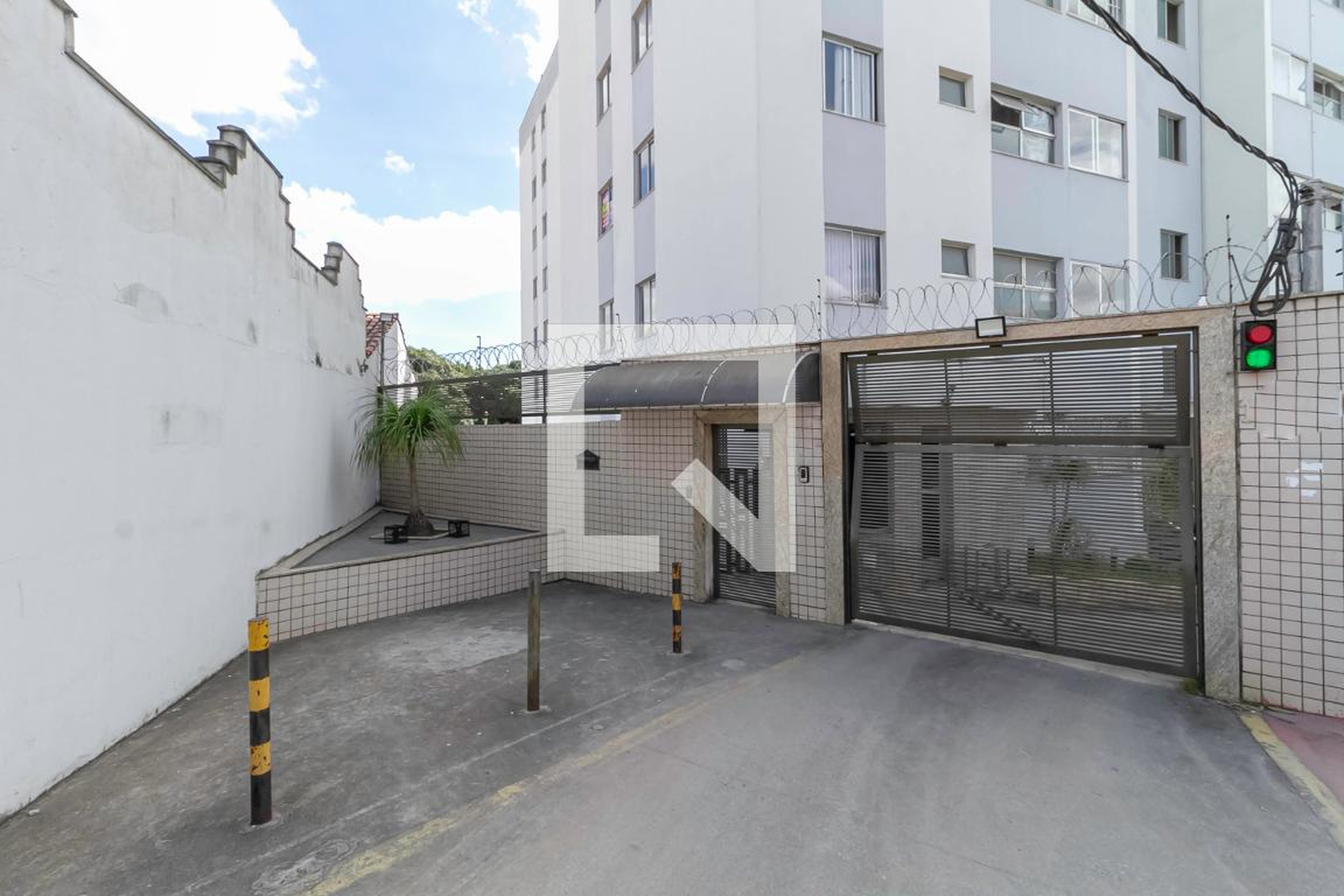 Fachada do condomínio Residencial Waldomiro Lobo