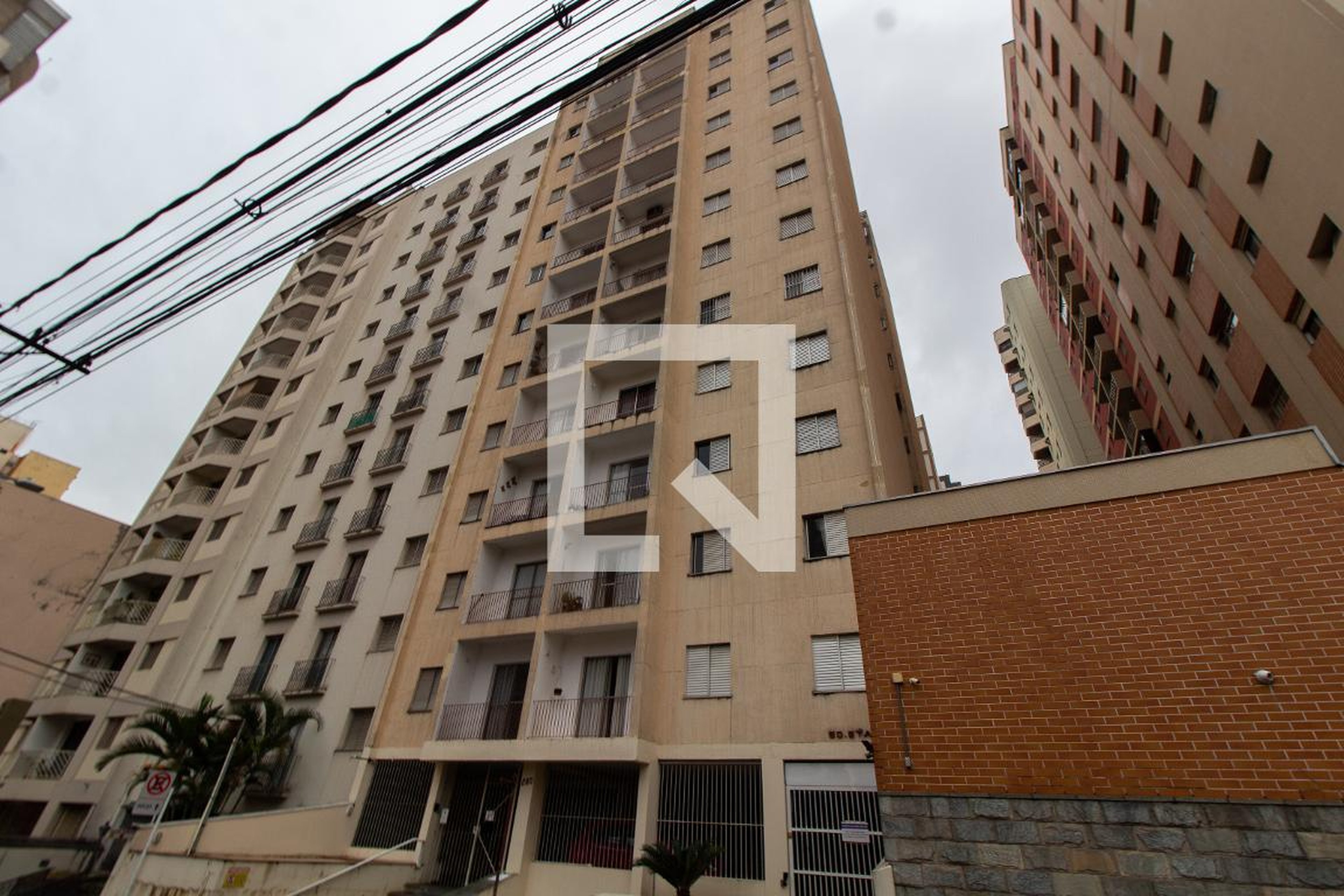 Fachada Condomínio em Rua Barão de Jaguara, 280