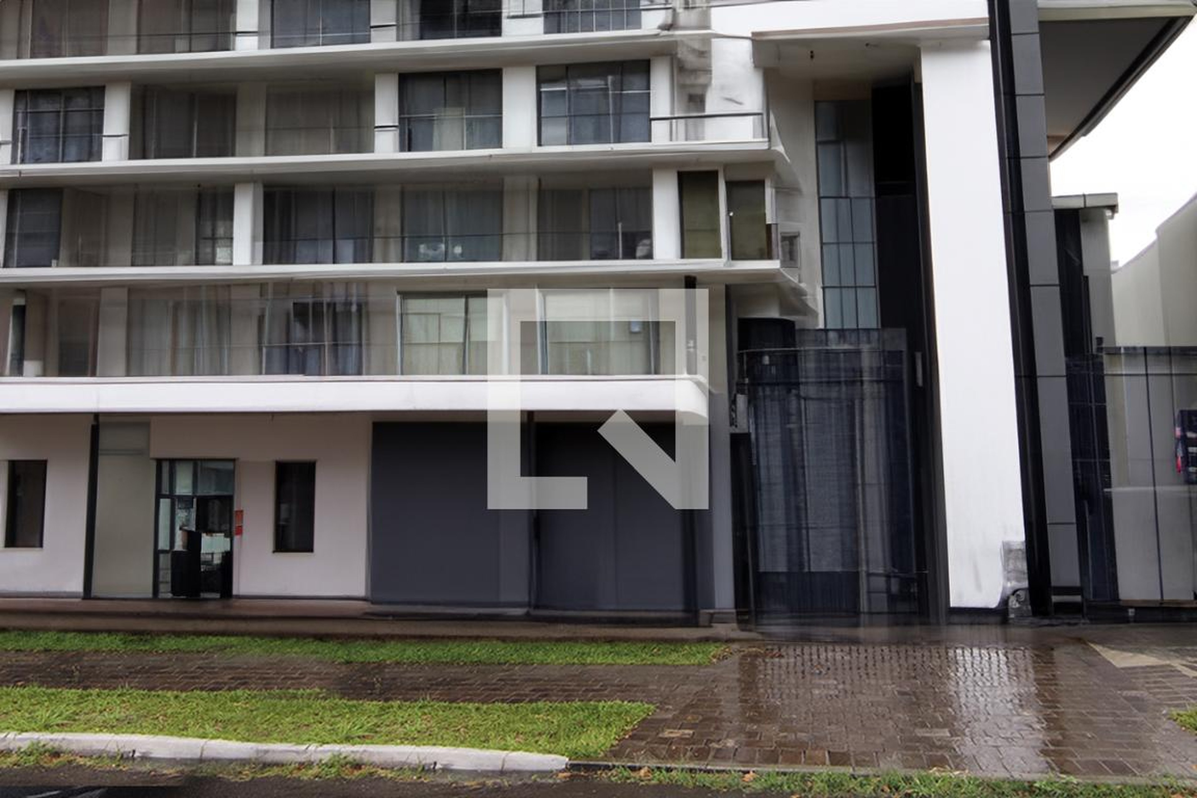 Fachada Condomínio em Avenida Francisco Manuel da Silva, 170